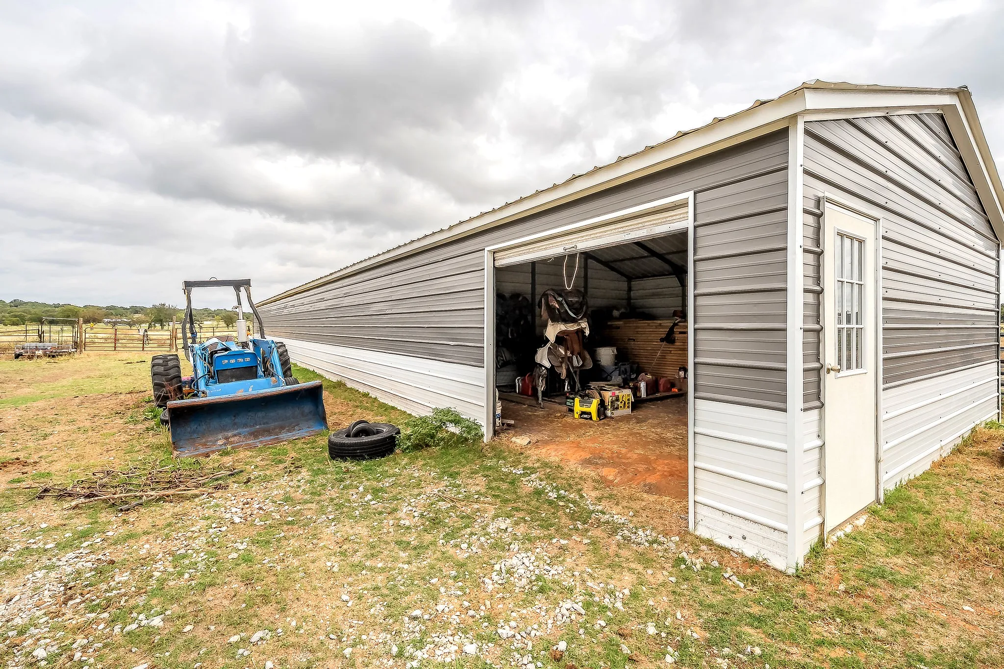 Mobile Home For Sale in Palo Pinto County , 87 Ledbetter Drive, Mineral Wells, Texas 76067, 3 Bedroom, 2 Bathroom, Garage spaces, 1,120 Sqft, built in 1977, mls#21397896, Real Estate Agent in Mineral Wells, Homes For Sale in Palo Pinto county, Homes For Sale in Mineral Wells, Realtor in Mineral Wells Texas, Real Estate Brokerage Independent Realty Texas, Luminita Cordes Realtor