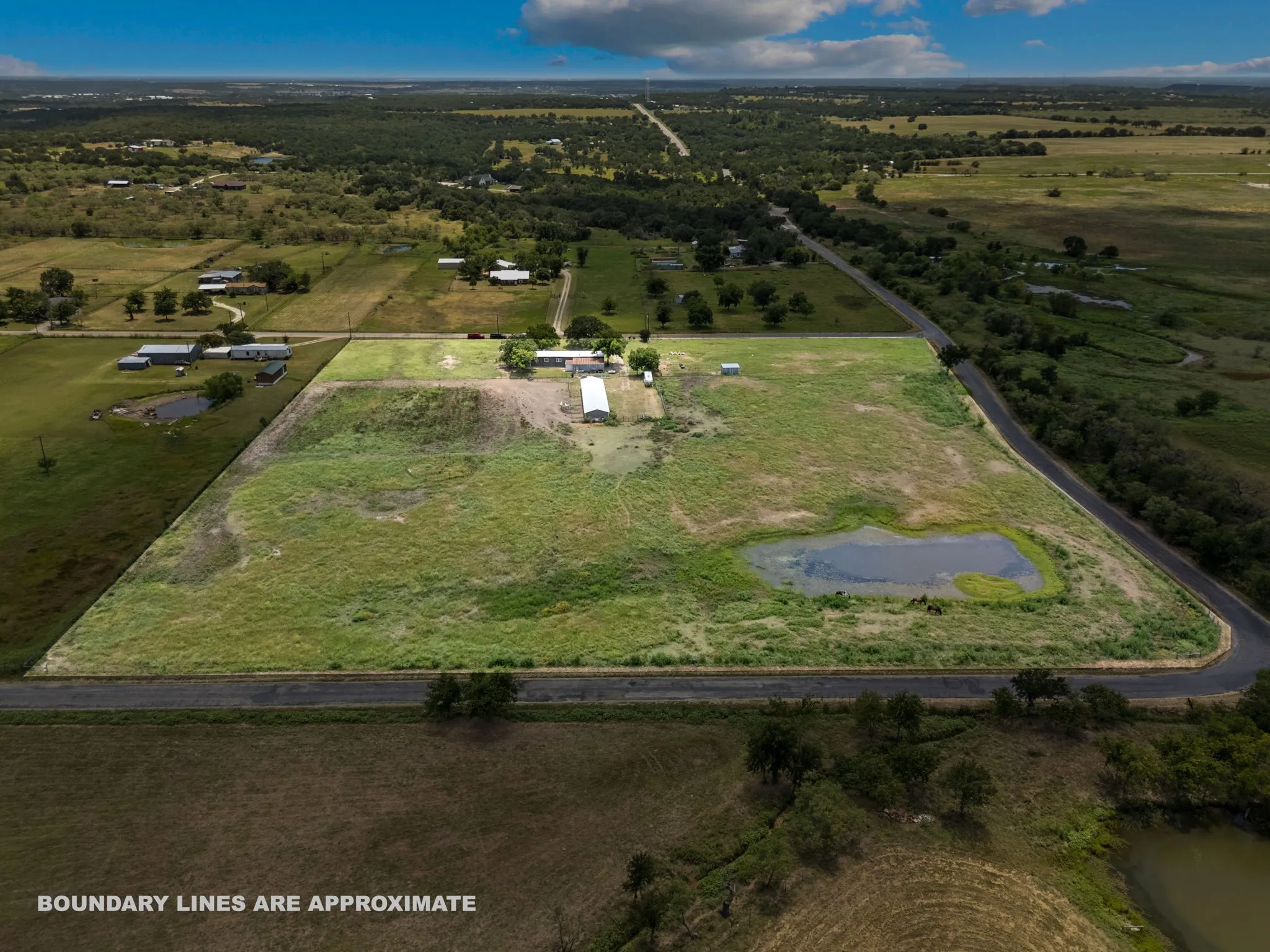 Mobile Home For Sale in Palo Pinto County , 87 Ledbetter Drive, Mineral Wells, Texas 76067, 3 Bedroom, 2 Bathroom, Garage spaces, 1,120 Sqft, built in 1977, mls#21397896, Real Estate Agent in Mineral Wells, Homes For Sale in Palo Pinto county, Homes For Sale in Mineral Wells, Realtor in Mineral Wells Texas, Real Estate Brokerage Independent Realty Texas, Luminita Cordes Realtor