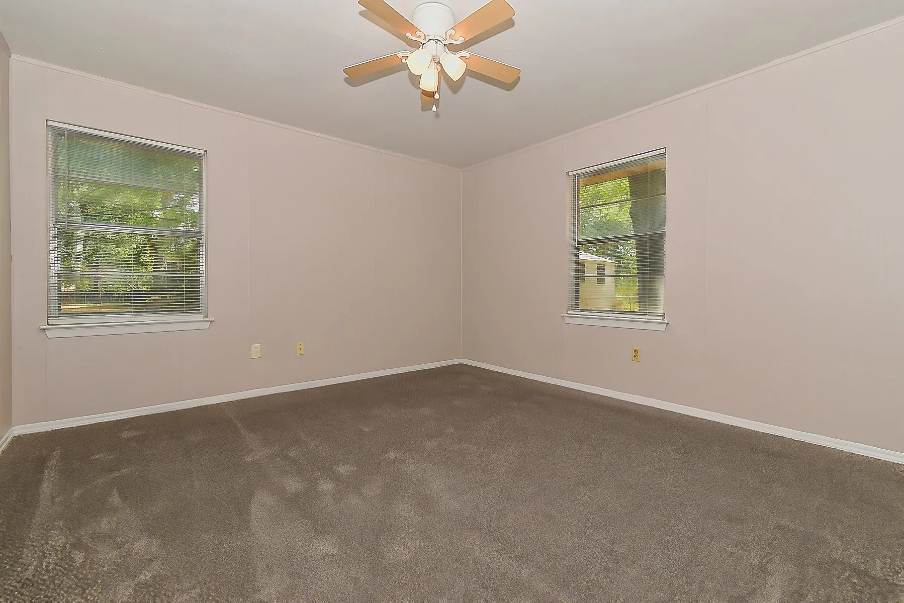 Single Family Residence For Sale in Hunt County , 405 Fm 816, Wolfe City, Texas 75496, 2 Bedroom, 1 Bathroom, 1 Garage spaces, 968 Sqft, built in 1965, mls#21398260, Real Estate Agent in Wolfe City, Homes For Sale in Hunt county, Homes For Sale in Wolfe City, Realtor in Wolfe City Texas, Real Estate Brokerage Independent Realty Texas, Luminita Cordes Realtor
