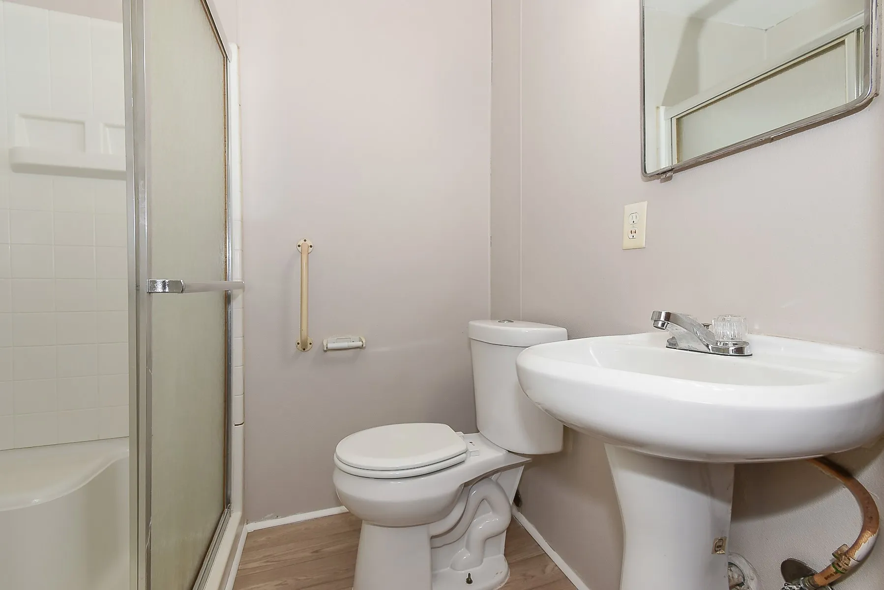 Single Family Residence For Sale in Hunt County , 405 Fm 816, Wolfe City, Texas 75496, 2 Bedroom, 1 Bathroom, 1 Garage spaces, 968 Sqft, built in 1965, mls#21398260, Real Estate Agent in Wolfe City, Homes For Sale in Hunt county, Homes For Sale in Wolfe City, Realtor in Wolfe City Texas, Real Estate Brokerage Independent Realty Texas, Luminita Cordes Realtor