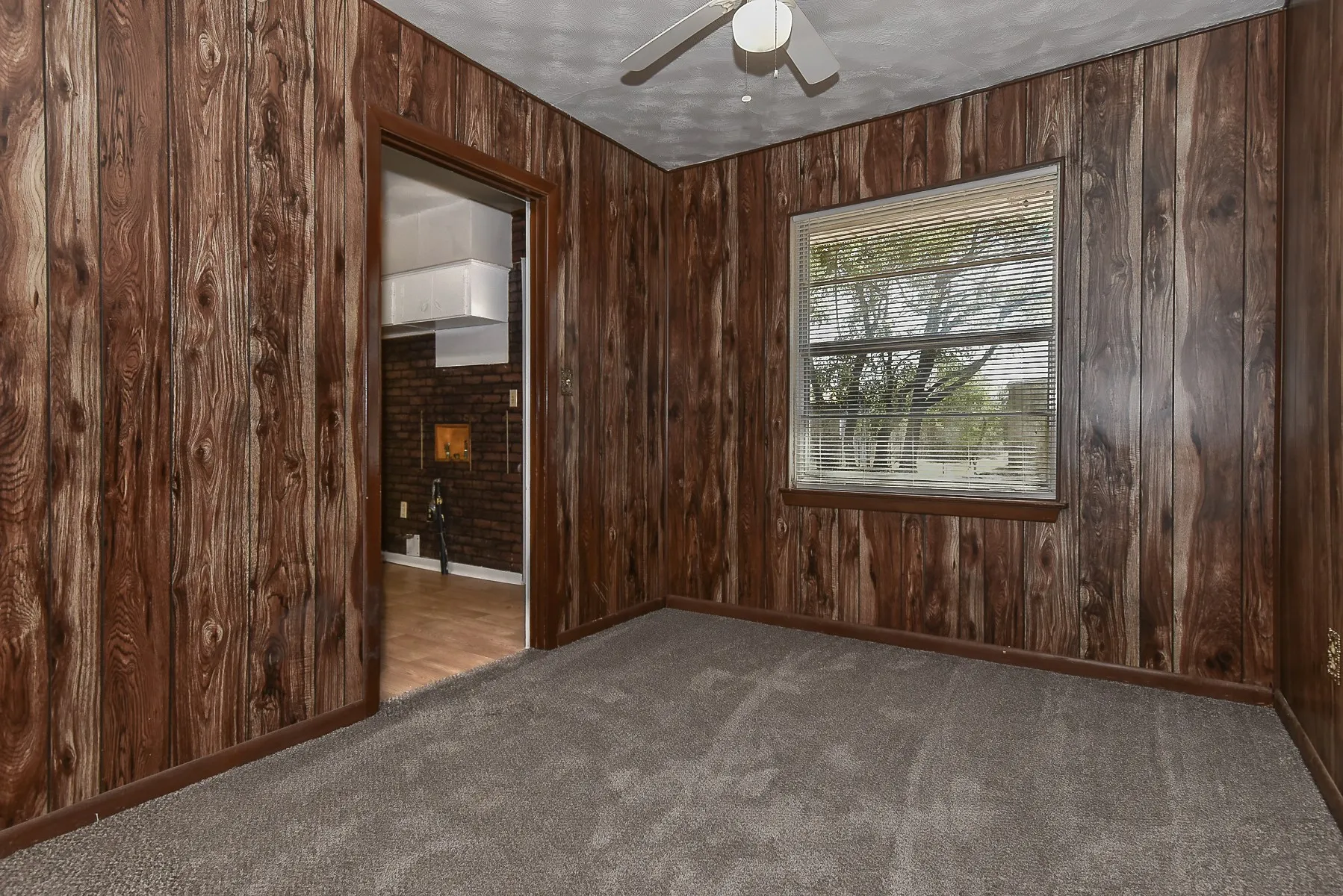 Single Family Residence For Sale in Hunt County , 405 Fm 816, Wolfe City, Texas 75496, 2 Bedroom, 1 Bathroom, 1 Garage spaces, 968 Sqft, built in 1965, mls#21398260, Real Estate Agent in Wolfe City, Homes For Sale in Hunt county, Homes For Sale in Wolfe City, Realtor in Wolfe City Texas, Real Estate Brokerage Independent Realty Texas, Luminita Cordes Realtor