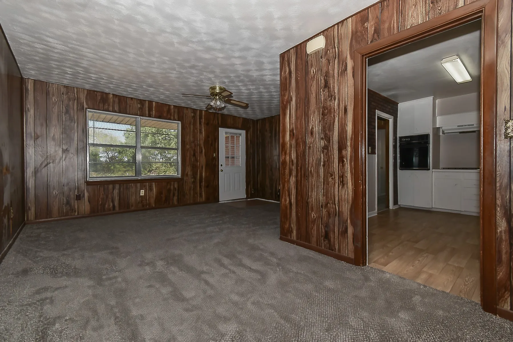 Single Family Residence For Sale in Hunt County , 405 Fm 816, Wolfe City, Texas 75496, 2 Bedroom, 1 Bathroom, 1 Garage spaces, 968 Sqft, built in 1965, mls#21398260, Real Estate Agent in Wolfe City, Homes For Sale in Hunt county, Homes For Sale in Wolfe City, Realtor in Wolfe City Texas, Real Estate Brokerage Independent Realty Texas, Luminita Cordes Realtor