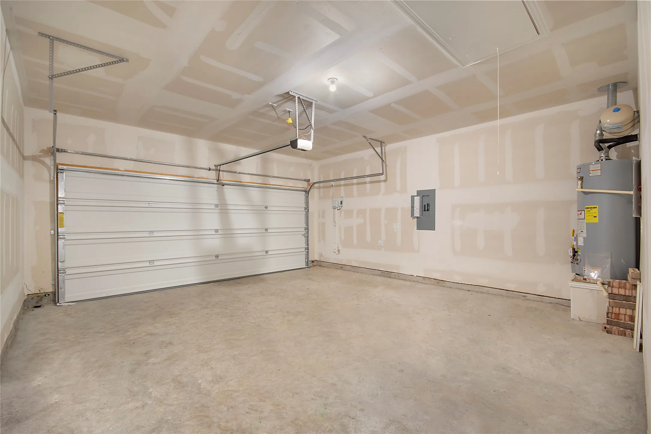 Single Family Residence For Rent in Collin County , 8012 Lindheimer Lane, Mc Kinney, Texas 75071, 4 Bedroom, 2 Bathroom, 2 Garage spaces, 1,835 Sqft, built in 2022, mls#21401730, Real Estate Agent in Mc Kinney, Homes For Rent in Collin county, Homes For Rent in Mc Kinney, Realtor in Mc Kinney Texas, Real Estate Brokerage Independent Realty Texas, Luminita Cordes Realtor
