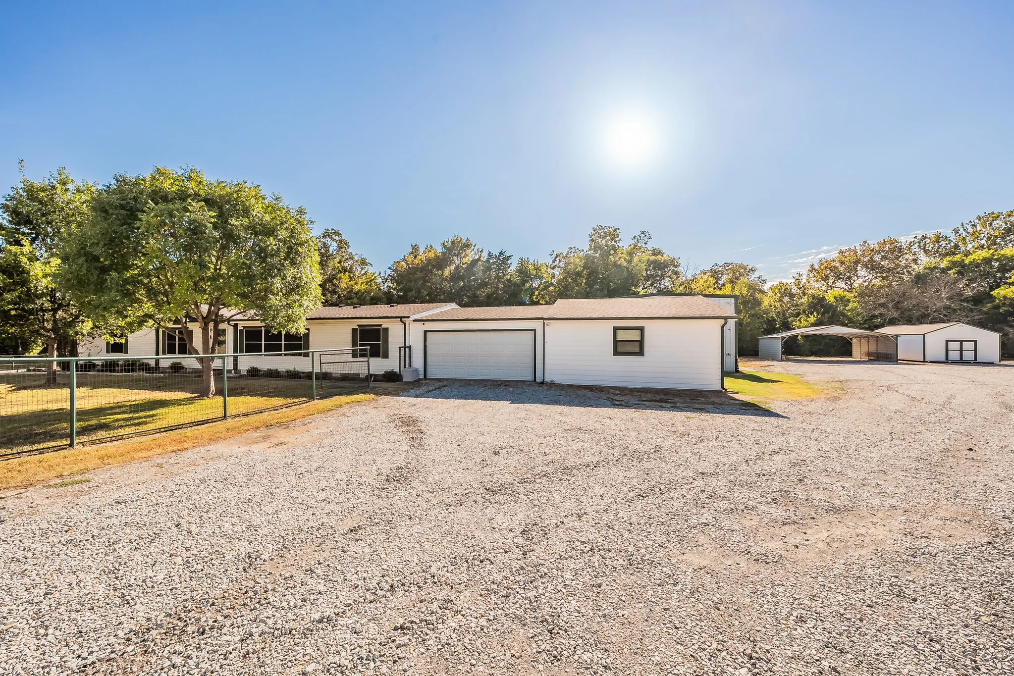Manufactured Home For Sale in Collin County , 3962 County Road 324, Mc Kinney, Texas 75069, 4 Bedroom, 3 Bathroom, 5 Garage spaces, 2,128 Sqft, built in 2000, mls#21399651, Real Estate Agent in Mc Kinney, Homes For Sale in Collin county, Homes For Sale in Mc Kinney, Realtor in Mc Kinney Texas, Real Estate Brokerage Independent Realty Texas, Luminita Cordes Realtor