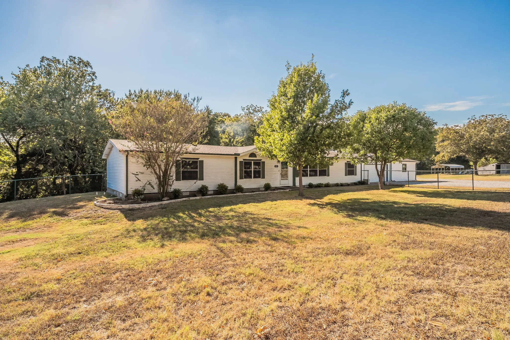 Manufactured Home For Sale in Collin County , 3962 County Road 324, Mc Kinney, Texas 75069, 4 Bedroom, 3 Bathroom, 5 Garage spaces, 2,128 Sqft, built in 2000, mls#21399651, Real Estate Agent in Mc Kinney, Homes For Sale in Collin county, Homes For Sale in Mc Kinney, Realtor in Mc Kinney Texas, Real Estate Brokerage Independent Realty Texas, Luminita Cordes Realtor