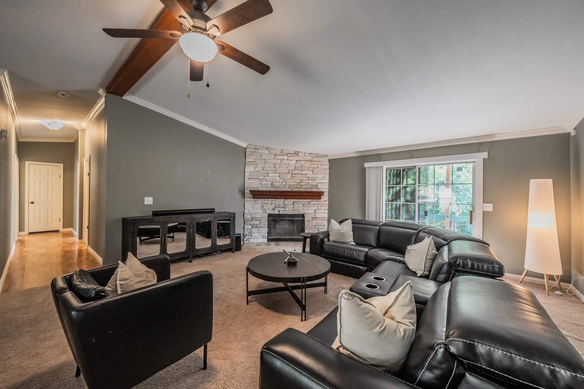 Manufactured Home For Sale in Collin County , 3962 County Road 324, Mc Kinney, Texas 75069, 4 Bedroom, 3 Bathroom, 5 Garage spaces, 2,128 Sqft, built in 2000, mls#21399651, Real Estate Agent in Mc Kinney, Homes For Sale in Collin county, Homes For Sale in Mc Kinney, Realtor in Mc Kinney Texas, Real Estate Brokerage Independent Realty Texas, Luminita Cordes Realtor