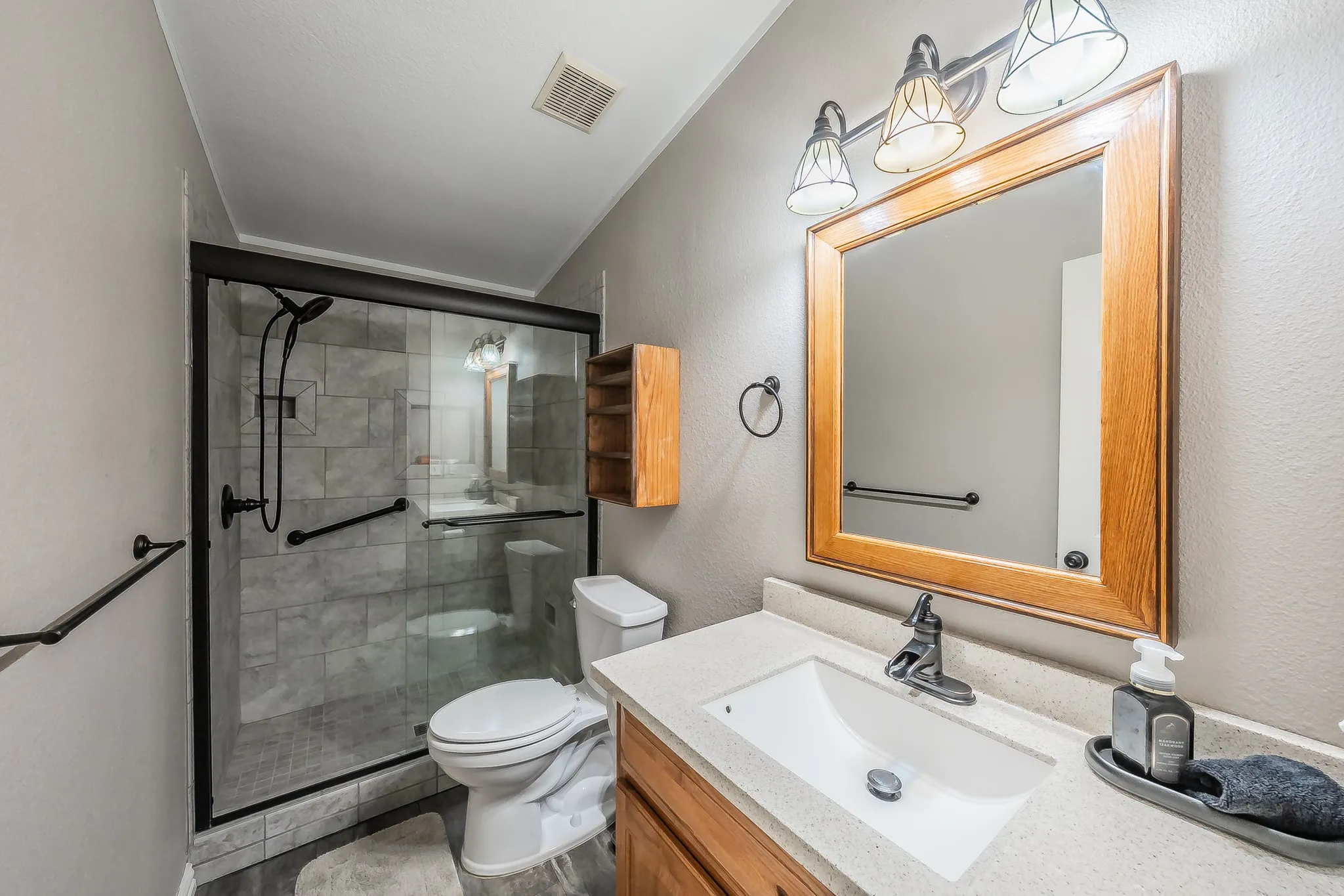 Manufactured Home For Sale in Collin County , 3962 County Road 324, Mc Kinney, Texas 75069, 4 Bedroom, 3 Bathroom, 5 Garage spaces, 2,128 Sqft, built in 2000, mls#21399651, Real Estate Agent in Mc Kinney, Homes For Sale in Collin county, Homes For Sale in Mc Kinney, Realtor in Mc Kinney Texas, Real Estate Brokerage Independent Realty Texas, Luminita Cordes Realtor