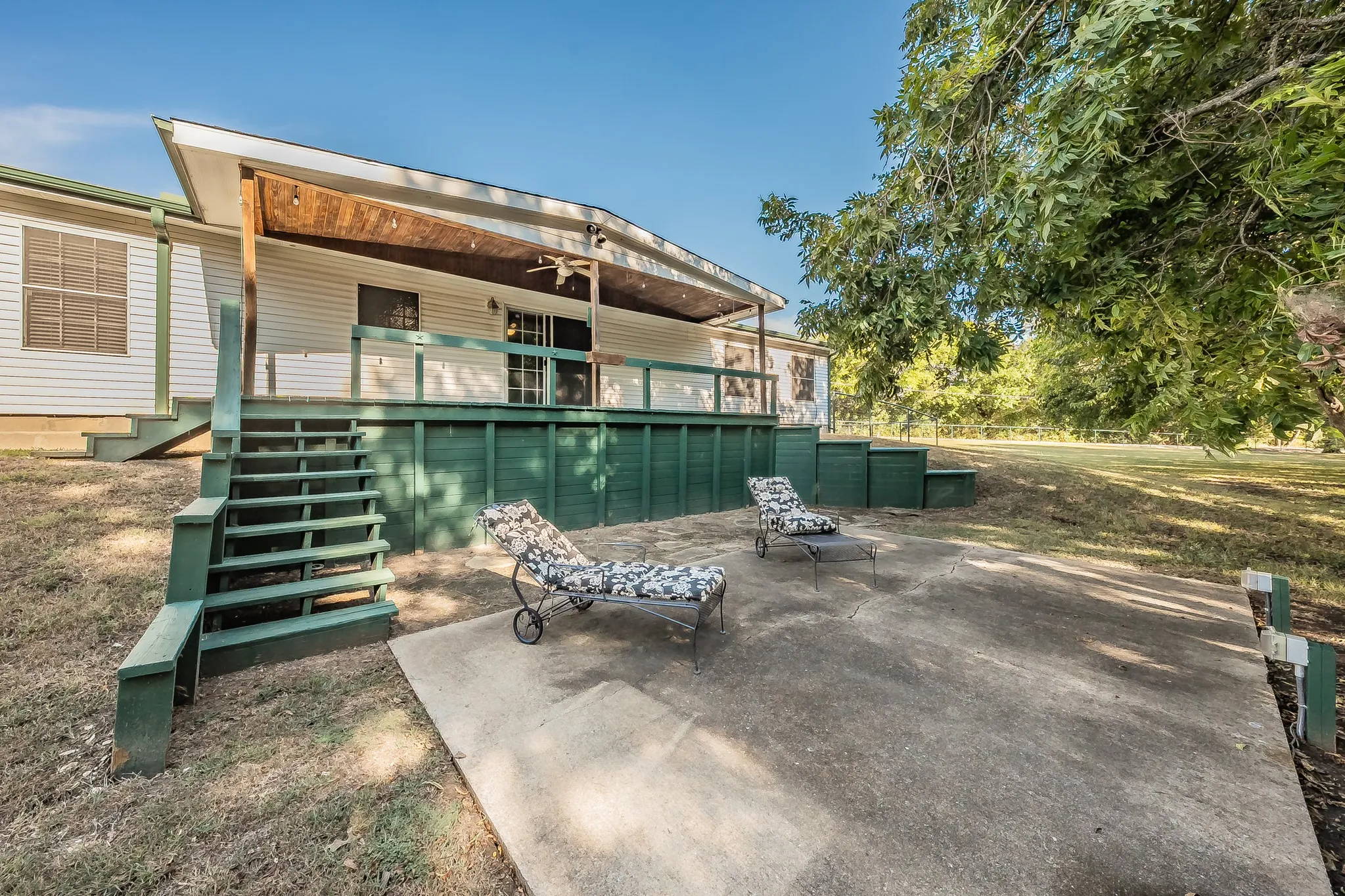 Manufactured Home For Sale in Collin County , 3962 County Road 324, Mc Kinney, Texas 75069, 4 Bedroom, 3 Bathroom, 5 Garage spaces, 2,128 Sqft, built in 2000, mls#21399651, Real Estate Agent in Mc Kinney, Homes For Sale in Collin county, Homes For Sale in Mc Kinney, Realtor in Mc Kinney Texas, Real Estate Brokerage Independent Realty Texas, Luminita Cordes Realtor