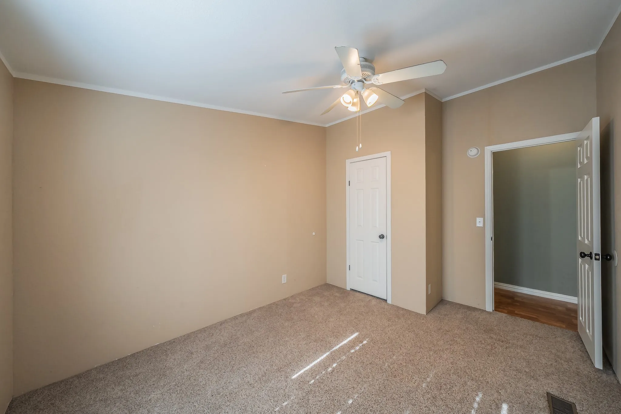 Manufactured Home For Sale in Collin County , 3962 County Road 324, Mc Kinney, Texas 75069, 4 Bedroom, 3 Bathroom, 5 Garage spaces, 2,128 Sqft, built in 2000, mls#21399651, Real Estate Agent in Mc Kinney, Homes For Sale in Collin county, Homes For Sale in Mc Kinney, Realtor in Mc Kinney Texas, Real Estate Brokerage Independent Realty Texas, Luminita Cordes Realtor