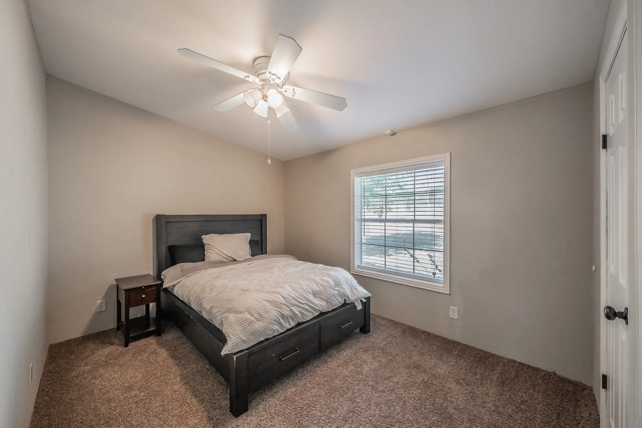 Manufactured Home For Sale in Collin County , 3962 County Road 324, Mc Kinney, Texas 75069, 4 Bedroom, 3 Bathroom, 5 Garage spaces, 2,128 Sqft, built in 2000, mls#21399651, Real Estate Agent in Mc Kinney, Homes For Sale in Collin county, Homes For Sale in Mc Kinney, Realtor in Mc Kinney Texas, Real Estate Brokerage Independent Realty Texas, Luminita Cordes Realtor