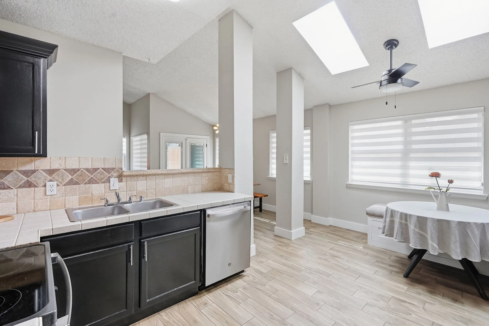 Single Family Residence For Sale in Denton County , 3229 Timberview Court, Corinth, Texas 76210, 4 Bedroom, 2 Bathroom, 2 Garage spaces, 1,566 Sqft, built in 1986, mls#21399298, Real Estate Agent in Corinth, Homes For Sale in Denton county, Homes For Sale in Corinth, Realtor in Corinth Texas, Real Estate Brokerage Independent Realty Texas, Luminita Cordes Realtor