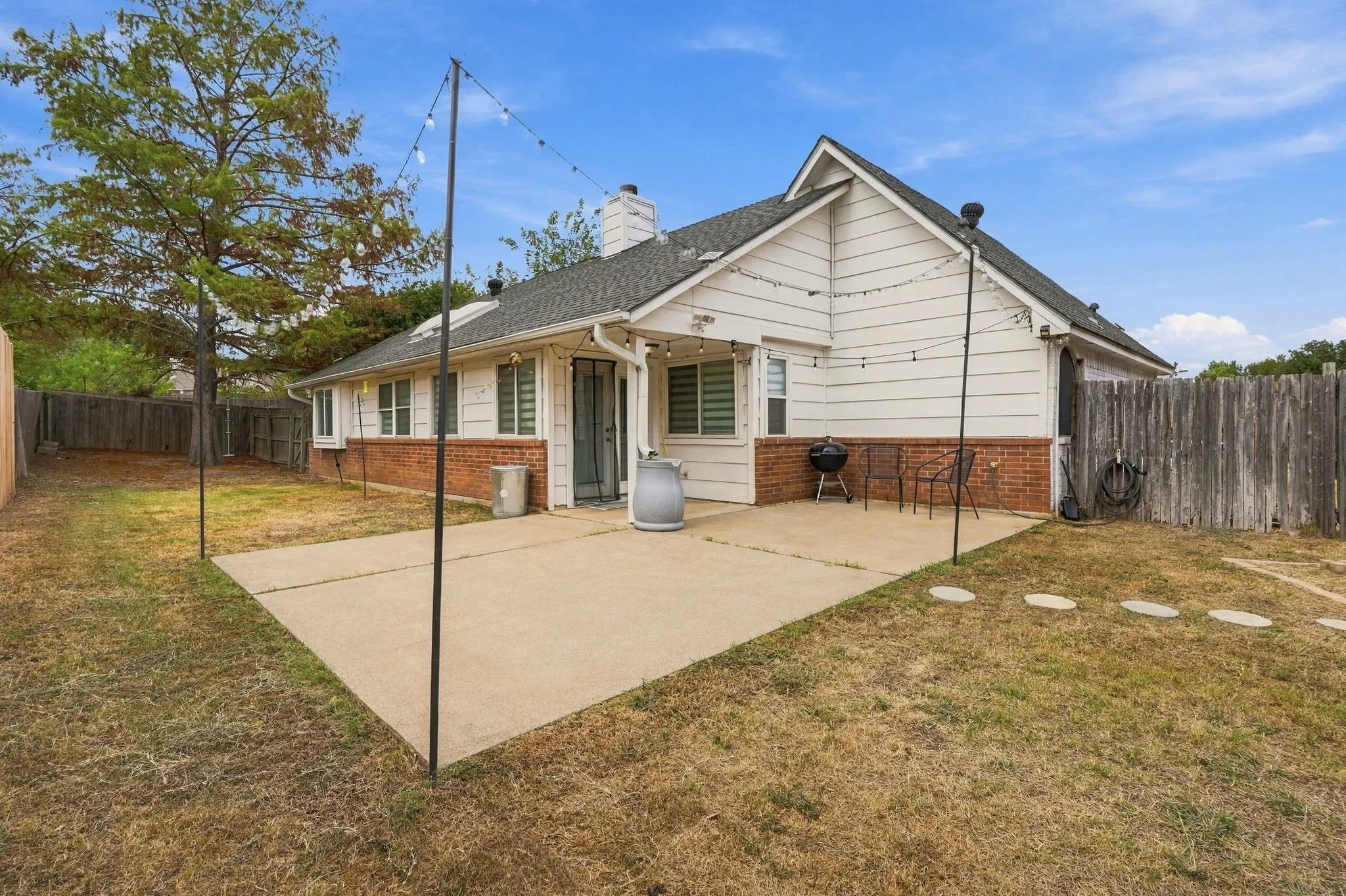 Single Family Residence For Sale in Denton County , 3229 Timberview Court, Corinth, Texas 76210, 4 Bedroom, 2 Bathroom, 2 Garage spaces, 1,566 Sqft, built in 1986, mls#21399298, Real Estate Agent in Corinth, Homes For Sale in Denton county, Homes For Sale in Corinth, Realtor in Corinth Texas, Real Estate Brokerage Independent Realty Texas, Luminita Cordes Realtor