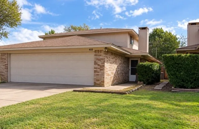 Duplex For Sale in Tarrant County , 415 S Las Vegas Trail, White Settlement, Texas 76108, 3 Bedroom, 2 Bathroom, 2 Garage spaces, 0 Sqft, built in 1984, mls#21399569, Real Estate Agent in White Settlement, Homes For Sale in Tarrant county, Homes For Sale in White Settlement, Realtor in White Settlement Texas, Real Estate Brokerage Independent Realty Texas, Luminita Cordes Realtor