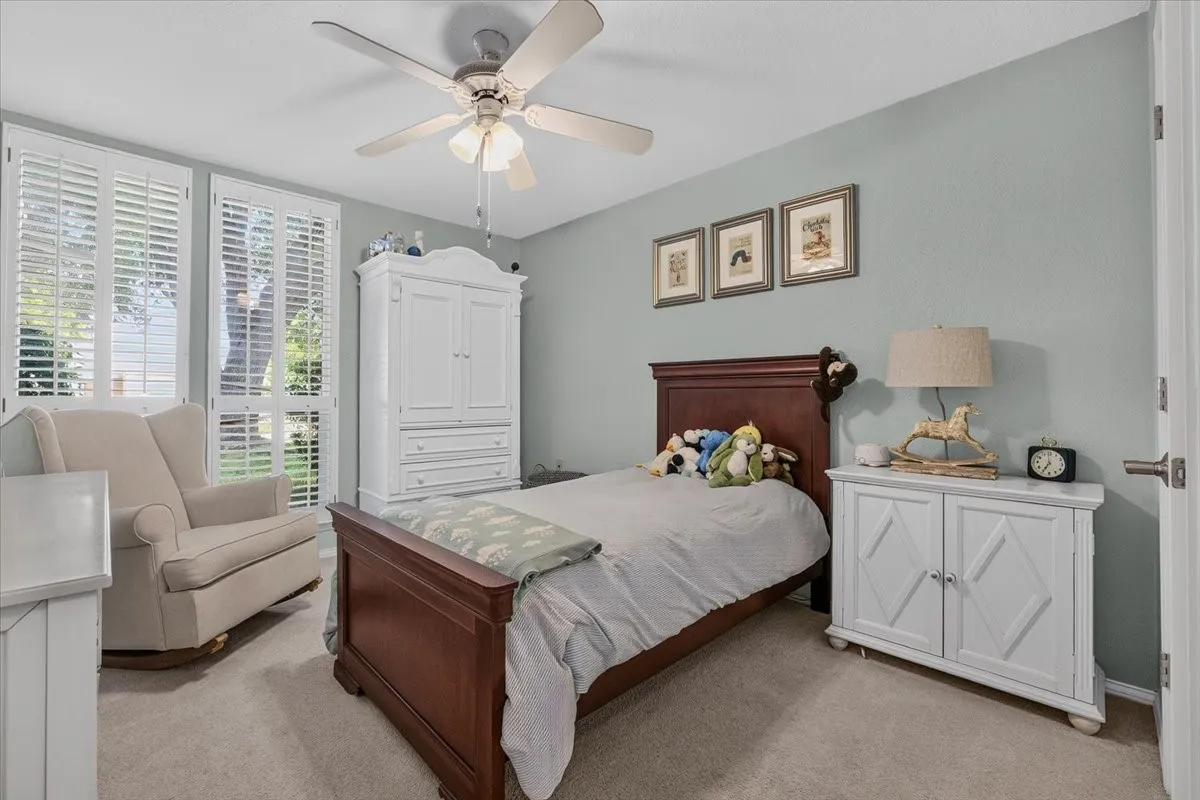 Single Family Residence For Sale in Tarrant County , 604 Lincoln Court, Arlington, Texas 76006, 4 Bedroom, 2 Bathroom, 2 Garage spaces, 2,003 Sqft, built in 1977, mls#21400250, Real Estate Agent in Arlington, Homes For Sale in Tarrant county, Homes For Sale in Arlington, Realtor in Arlington Texas, Real Estate Brokerage Independent Realty Texas, Luminita Cordes Realtor