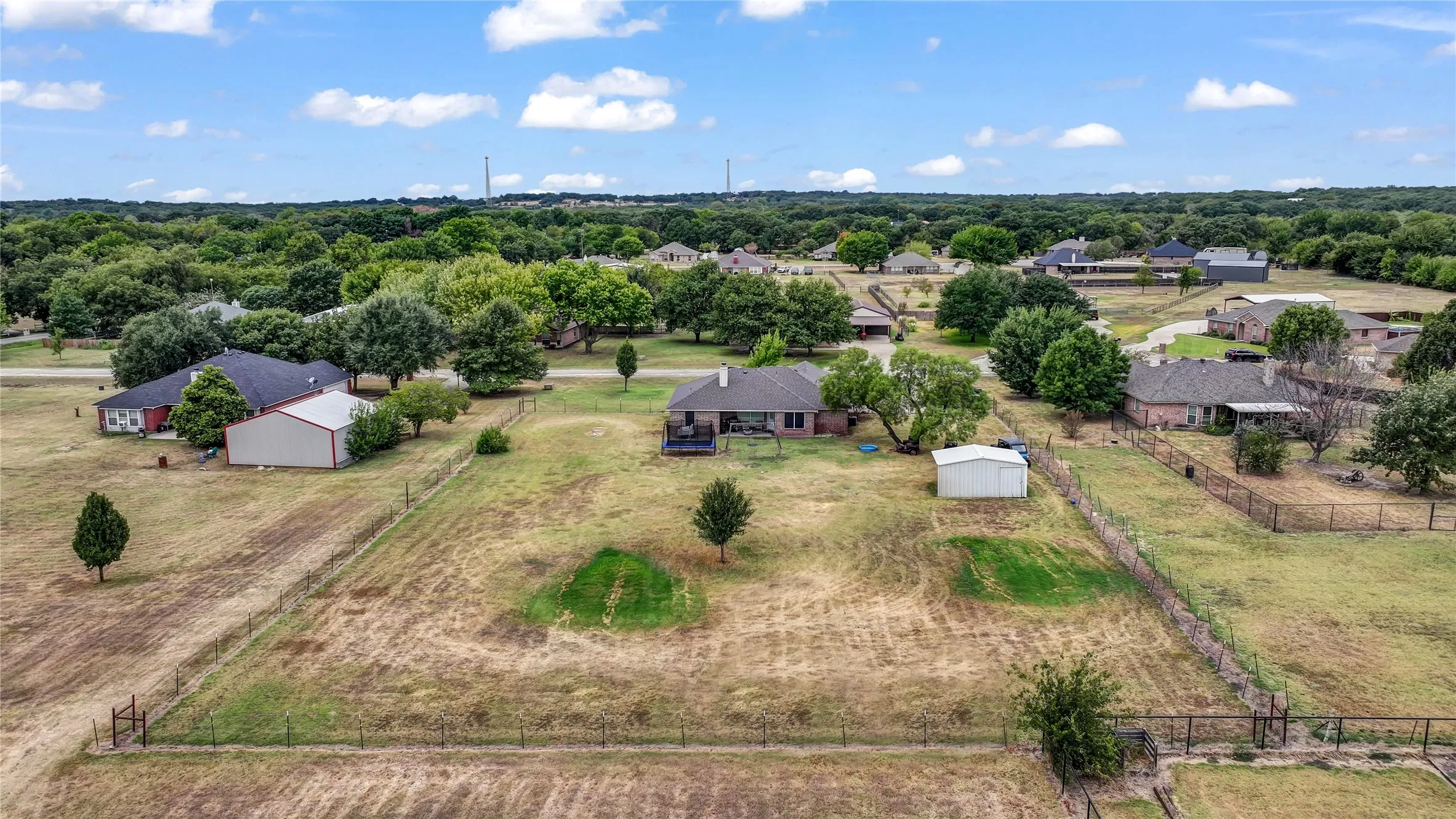 Single Family Residence For Sale in Parker County , 108 Butternut Court, Weatherford, Texas 76088, 3 Bedroom, 2 Bathroom, 2 Garage spaces, 1,634 Sqft, built in 2003, mls#21386619, Real Estate Agent in Weatherford, Homes For Sale in Parker county, Homes For Sale in Weatherford, Realtor in Weatherford Texas, Real Estate Brokerage Independent Realty Texas, Luminita Cordes Realtor