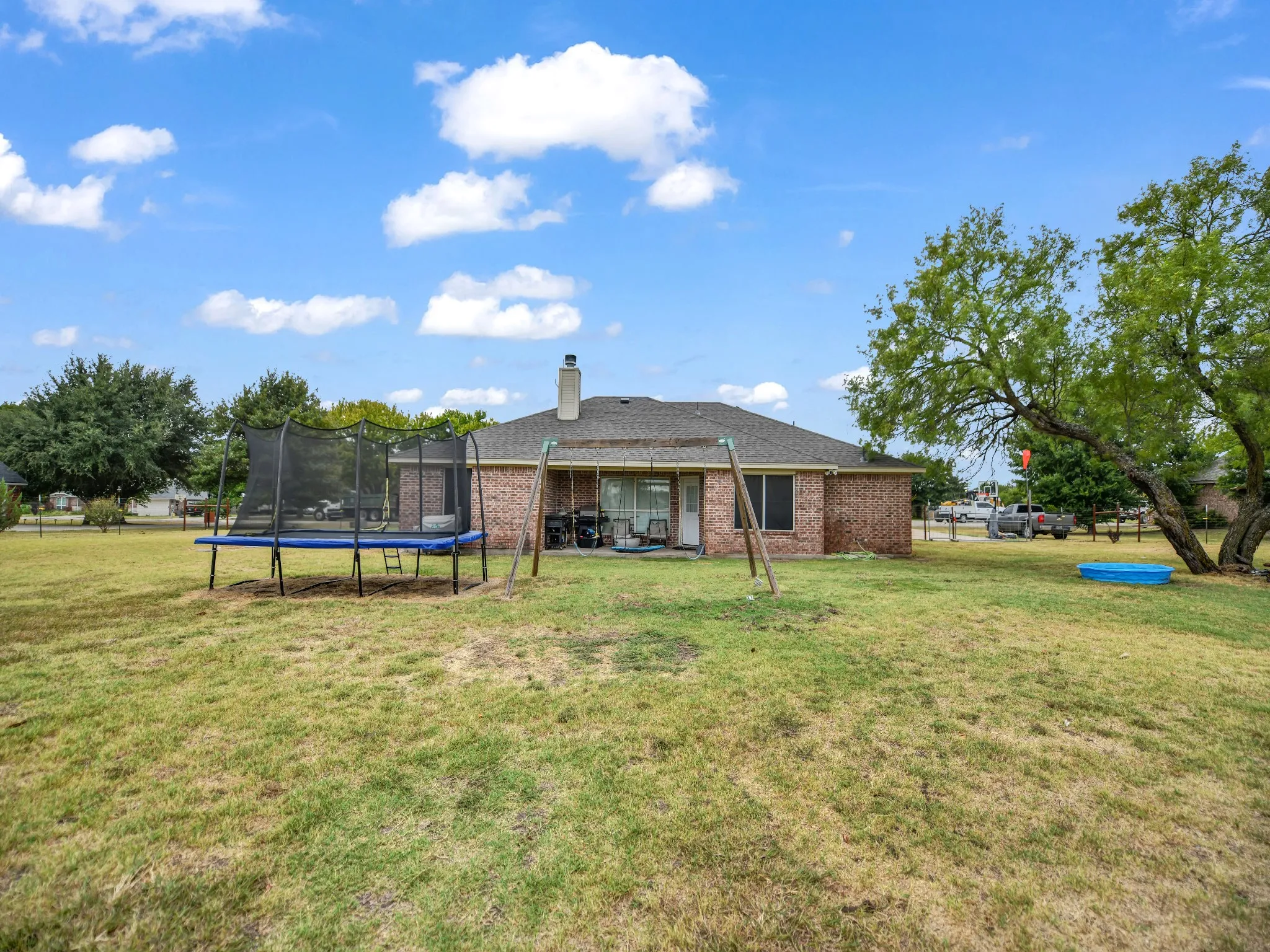 Single Family Residence For Sale in Parker County , 108 Butternut Court, Weatherford, Texas 76088, 3 Bedroom, 2 Bathroom, 2 Garage spaces, 1,634 Sqft, built in 2003, mls#21386619, Real Estate Agent in Weatherford, Homes For Sale in Parker county, Homes For Sale in Weatherford, Realtor in Weatherford Texas, Real Estate Brokerage Independent Realty Texas, Luminita Cordes Realtor