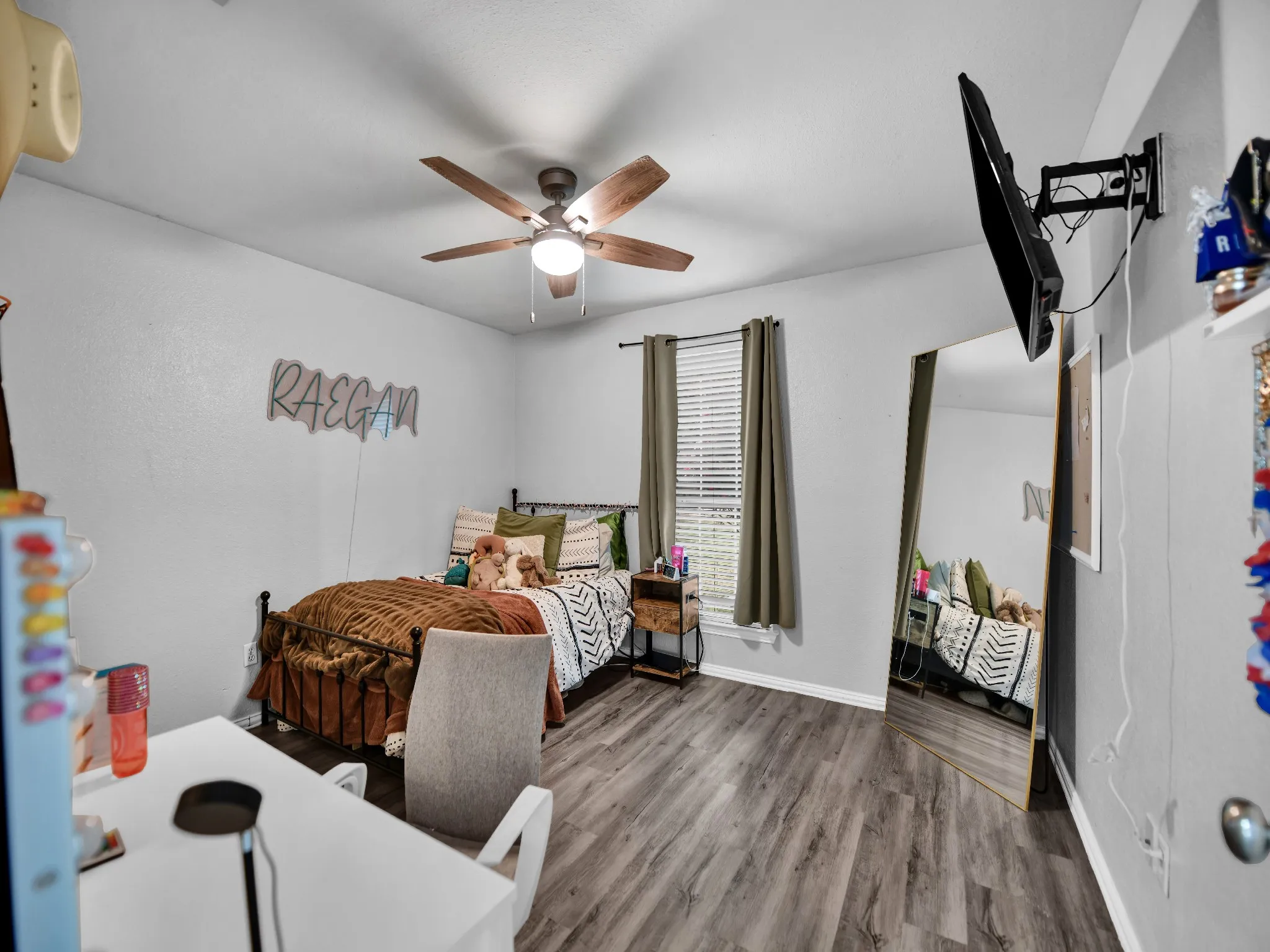 Single Family Residence For Sale in Parker County , 108 Butternut Court, Weatherford, Texas 76088, 3 Bedroom, 2 Bathroom, 2 Garage spaces, 1,634 Sqft, built in 2003, mls#21386619, Real Estate Agent in Weatherford, Homes For Sale in Parker county, Homes For Sale in Weatherford, Realtor in Weatherford Texas, Real Estate Brokerage Independent Realty Texas, Luminita Cordes Realtor
