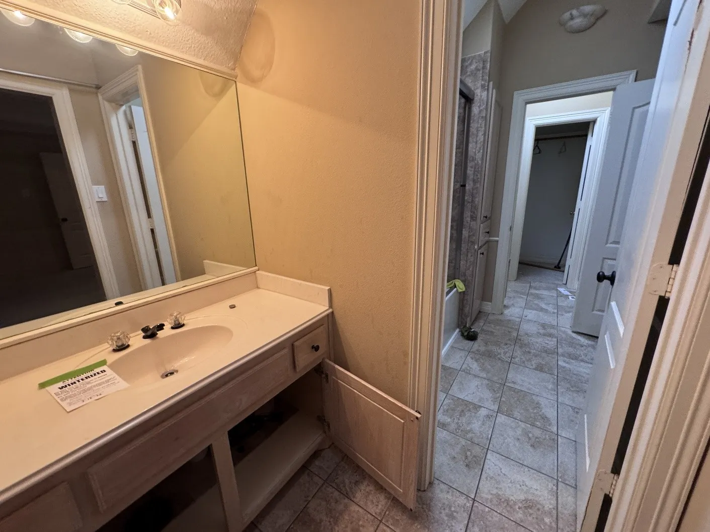 Single Family Residence For Sale in Tarrant County , 2717 Laurel Valley Lane, Arlington, Texas 76006, 6 Bedroom, 6 Bathroom, 2 Garage spaces, 6,495 Sqft, built in 1992, mls#21401080, Real Estate Agent in Arlington, Homes For Sale in Tarrant county, Homes For Sale in Arlington, Realtor in Arlington Texas, Real Estate Brokerage Independent Realty Texas, Luminita Cordes Realtor