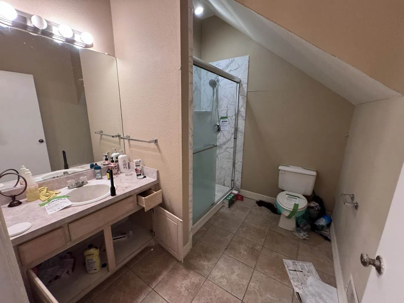 Single Family Residence For Sale in Tarrant County , 2717 Laurel Valley Lane, Arlington, Texas 76006, 6 Bedroom, 6 Bathroom, 2 Garage spaces, 6,495 Sqft, built in 1992, mls#21401080, Real Estate Agent in Arlington, Homes For Sale in Tarrant county, Homes For Sale in Arlington, Realtor in Arlington Texas, Real Estate Brokerage Independent Realty Texas, Luminita Cordes Realtor