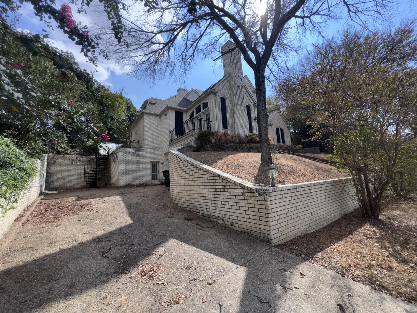 Single Family Residence For Sale in Tarrant County , 2717 Laurel Valley Lane, Arlington, Texas 76006, 6 Bedroom, 6 Bathroom, 2 Garage spaces, 6,495 Sqft, built in 1992, mls#21401080, Real Estate Agent in Arlington, Homes For Sale in Tarrant county, Homes For Sale in Arlington, Realtor in Arlington Texas, Real Estate Brokerage Independent Realty Texas, Luminita Cordes Realtor