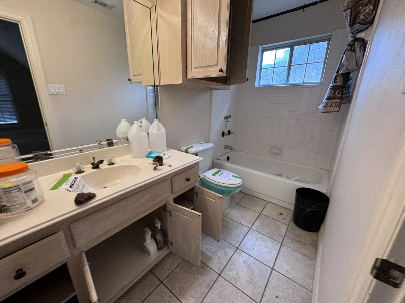 Single Family Residence For Sale in Tarrant County , 2717 Laurel Valley Lane, Arlington, Texas 76006, 6 Bedroom, 6 Bathroom, 2 Garage spaces, 6,495 Sqft, built in 1992, mls#21401080, Real Estate Agent in Arlington, Homes For Sale in Tarrant county, Homes For Sale in Arlington, Realtor in Arlington Texas, Real Estate Brokerage Independent Realty Texas, Luminita Cordes Realtor