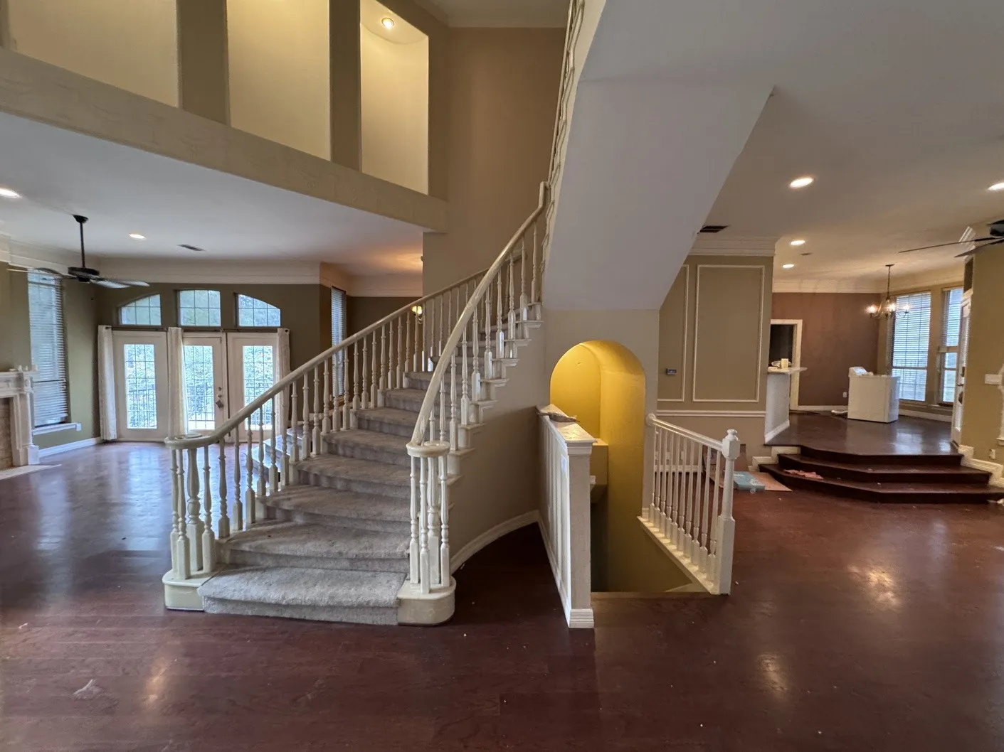 Single Family Residence For Sale in Tarrant County , 2717 Laurel Valley Lane, Arlington, Texas 76006, 6 Bedroom, 6 Bathroom, 2 Garage spaces, 6,495 Sqft, built in 1992, mls#21401080, Real Estate Agent in Arlington, Homes For Sale in Tarrant county, Homes For Sale in Arlington, Realtor in Arlington Texas, Real Estate Brokerage Independent Realty Texas, Luminita Cordes Realtor