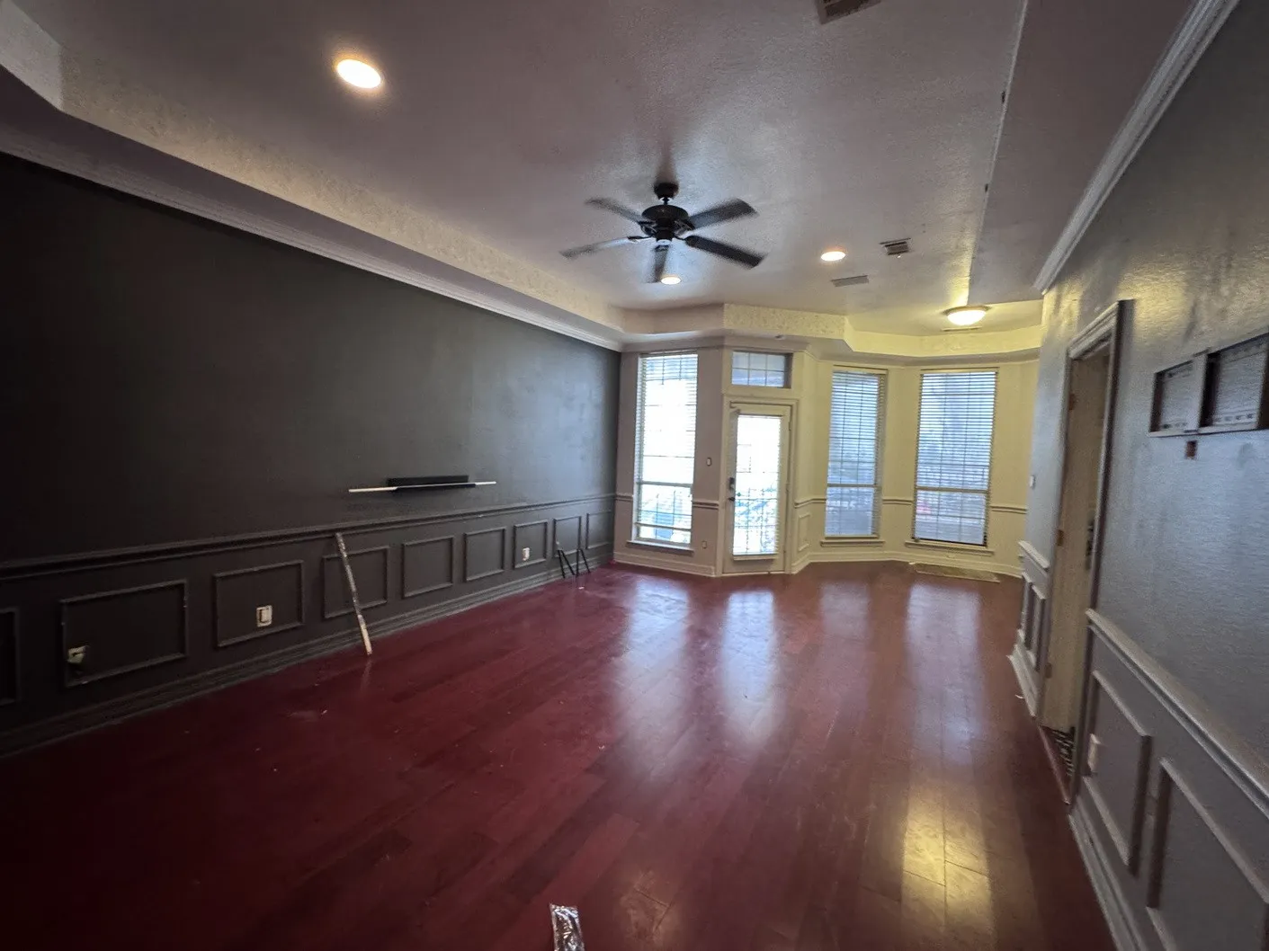 Single Family Residence For Sale in Tarrant County , 2717 Laurel Valley Lane, Arlington, Texas 76006, 6 Bedroom, 6 Bathroom, 2 Garage spaces, 6,495 Sqft, built in 1992, mls#21401080, Real Estate Agent in Arlington, Homes For Sale in Tarrant county, Homes For Sale in Arlington, Realtor in Arlington Texas, Real Estate Brokerage Independent Realty Texas, Luminita Cordes Realtor
