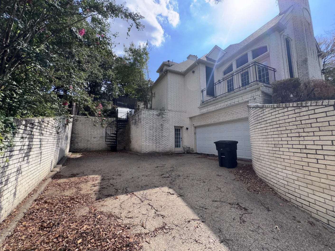 Single Family Residence For Sale in Tarrant County , 2717 Laurel Valley Lane, Arlington, Texas 76006, 6 Bedroom, 6 Bathroom, 2 Garage spaces, 6,495 Sqft, built in 1992, mls#21401080, Real Estate Agent in Arlington, Homes For Sale in Tarrant county, Homes For Sale in Arlington, Realtor in Arlington Texas, Real Estate Brokerage Independent Realty Texas, Luminita Cordes Realtor