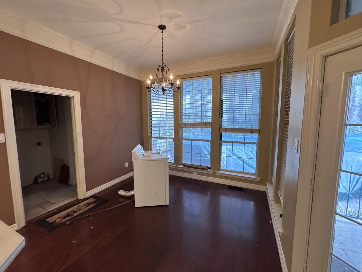 Single Family Residence For Sale in Tarrant County , 2717 Laurel Valley Lane, Arlington, Texas 76006, 6 Bedroom, 6 Bathroom, 2 Garage spaces, 6,495 Sqft, built in 1992, mls#21401080, Real Estate Agent in Arlington, Homes For Sale in Tarrant county, Homes For Sale in Arlington, Realtor in Arlington Texas, Real Estate Brokerage Independent Realty Texas, Luminita Cordes Realtor