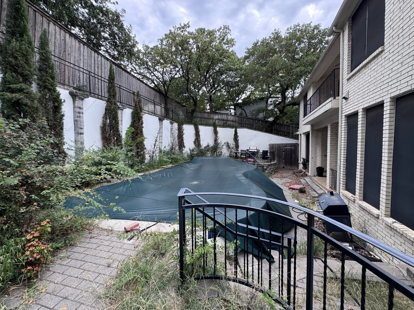 Single Family Residence For Sale in Tarrant County , 2717 Laurel Valley Lane, Arlington, Texas 76006, 6 Bedroom, 6 Bathroom, 2 Garage spaces, 6,495 Sqft, built in 1992, mls#21401080, Real Estate Agent in Arlington, Homes For Sale in Tarrant county, Homes For Sale in Arlington, Realtor in Arlington Texas, Real Estate Brokerage Independent Realty Texas, Luminita Cordes Realtor