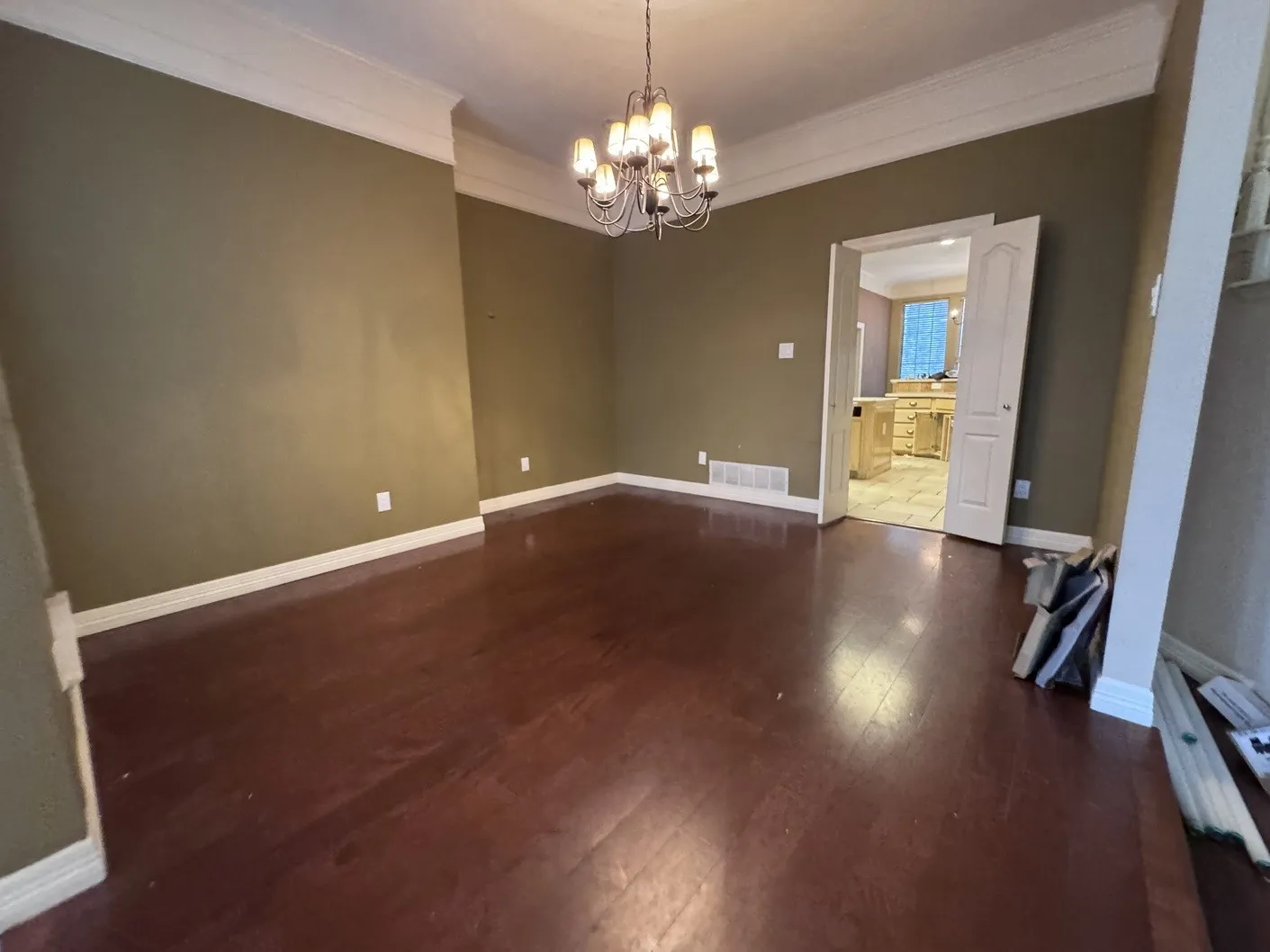Single Family Residence For Sale in Tarrant County , 2717 Laurel Valley Lane, Arlington, Texas 76006, 6 Bedroom, 6 Bathroom, 2 Garage spaces, 6,495 Sqft, built in 1992, mls#21401080, Real Estate Agent in Arlington, Homes For Sale in Tarrant county, Homes For Sale in Arlington, Realtor in Arlington Texas, Real Estate Brokerage Independent Realty Texas, Luminita Cordes Realtor