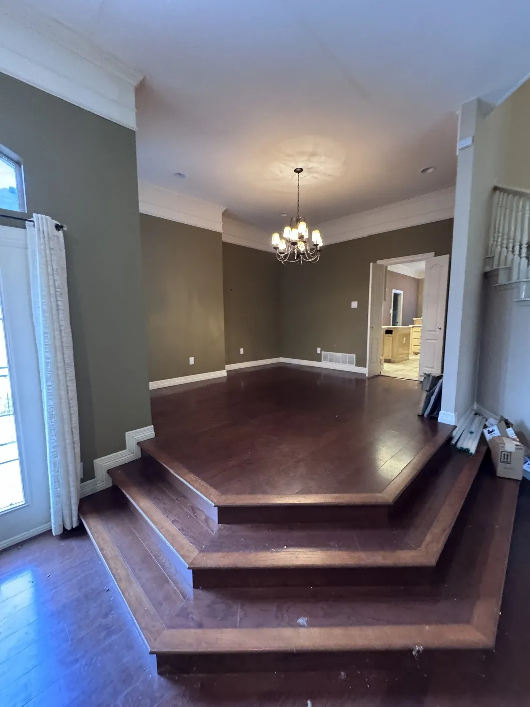 Single Family Residence For Sale in Tarrant County , 2717 Laurel Valley Lane, Arlington, Texas 76006, 6 Bedroom, 6 Bathroom, 2 Garage spaces, 6,495 Sqft, built in 1992, mls#21401080, Real Estate Agent in Arlington, Homes For Sale in Tarrant county, Homes For Sale in Arlington, Realtor in Arlington Texas, Real Estate Brokerage Independent Realty Texas, Luminita Cordes Realtor