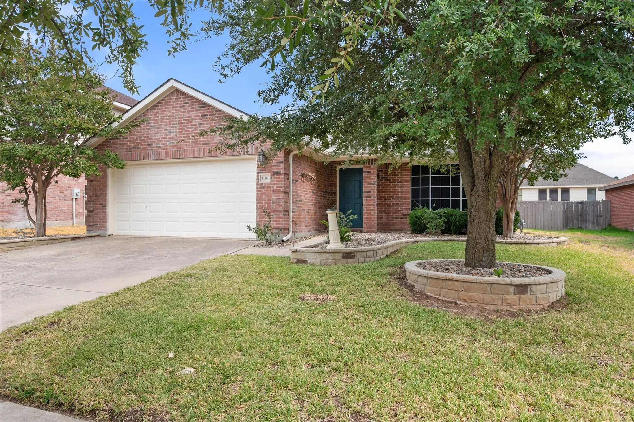 Single Family Residence For Sale in Tarrant County , 1109 Nighthawk Road, Fort Worth, Texas 76108, 3 Bedroom, 2 Bathroom, 2 Garage spaces, 2,056 Sqft, built in 2007, mls#21401658, Real Estate Agent in Fort Worth, Homes For Sale in Tarrant county, Homes For Sale in Fort Worth, Realtor in Fort Worth Texas, Real Estate Brokerage Independent Realty Texas, Luminita Cordes Realtor