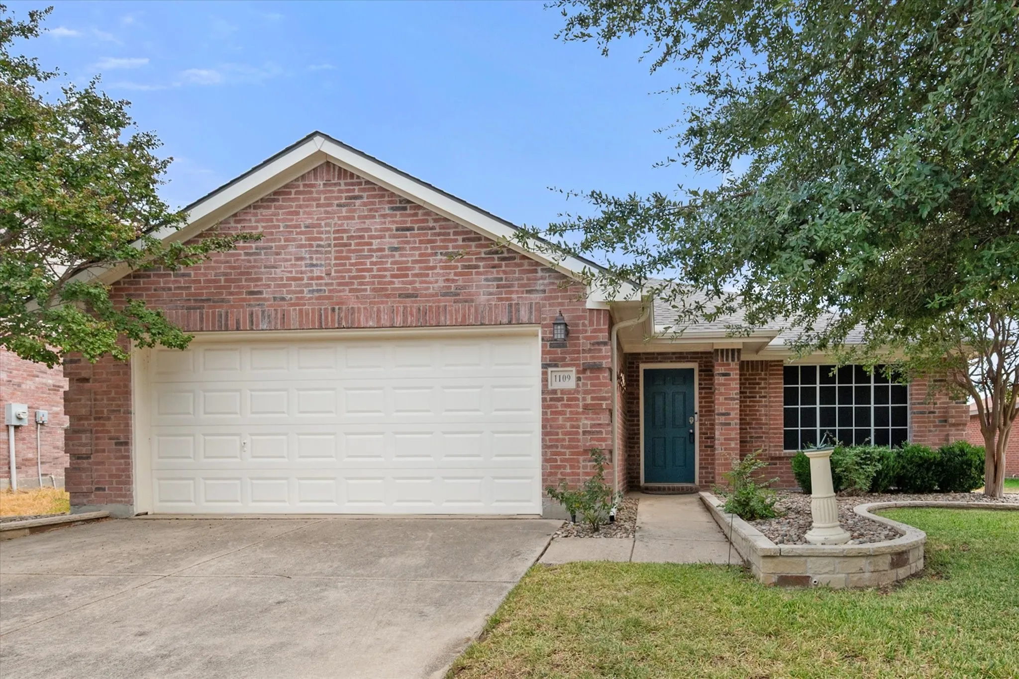 Single Family Residence For Sale in Tarrant County , 1109 Nighthawk Road, Fort Worth, Texas 76108, 3 Bedroom, 2 Bathroom, 2 Garage spaces, 2,056 Sqft, built in 2007, mls#21401658, Real Estate Agent in Fort Worth, Homes For Sale in Tarrant county, Homes For Sale in Fort Worth, Realtor in Fort Worth Texas, Real Estate Brokerage Independent Realty Texas, Luminita Cordes Realtor