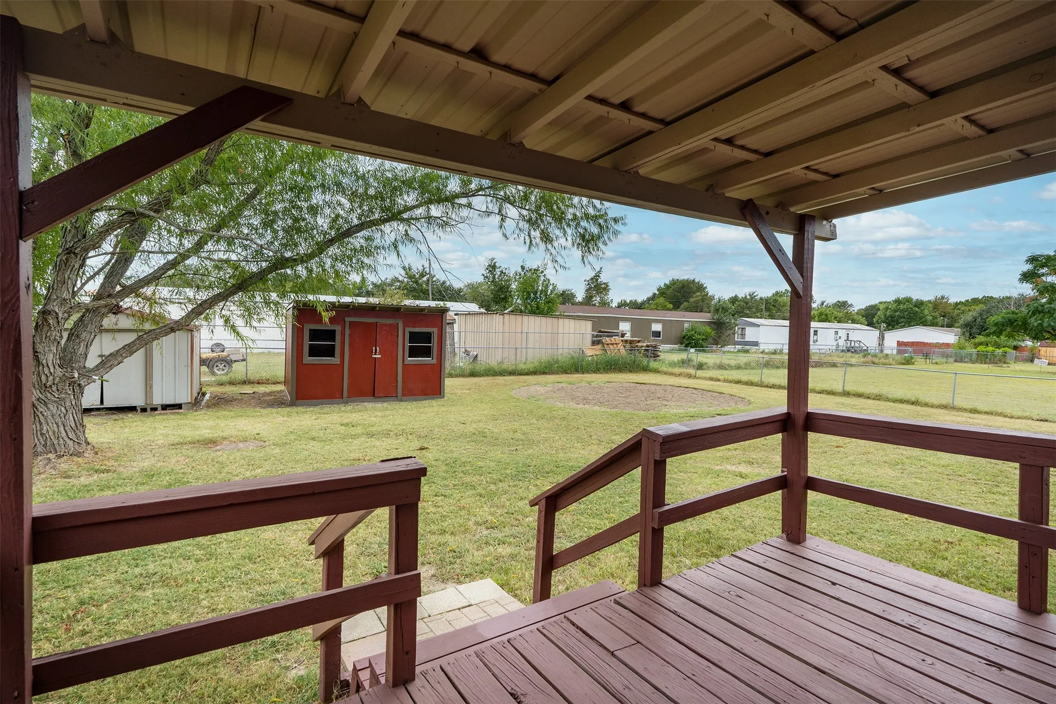 Mobile Home For Sale in Kaufman County , 414 Kaci Jo, Mabank, Texas 75147, 3 Bedroom, 2 Bathroom, Garage spaces, 1,216 Sqft, built in 2000, mls#21401780, Real Estate Agent in Mabank, Homes For Sale in Kaufman county, Homes For Sale in Mabank, Realtor in Mabank Texas, Real Estate Brokerage Independent Realty Texas, Luminita Cordes Realtor