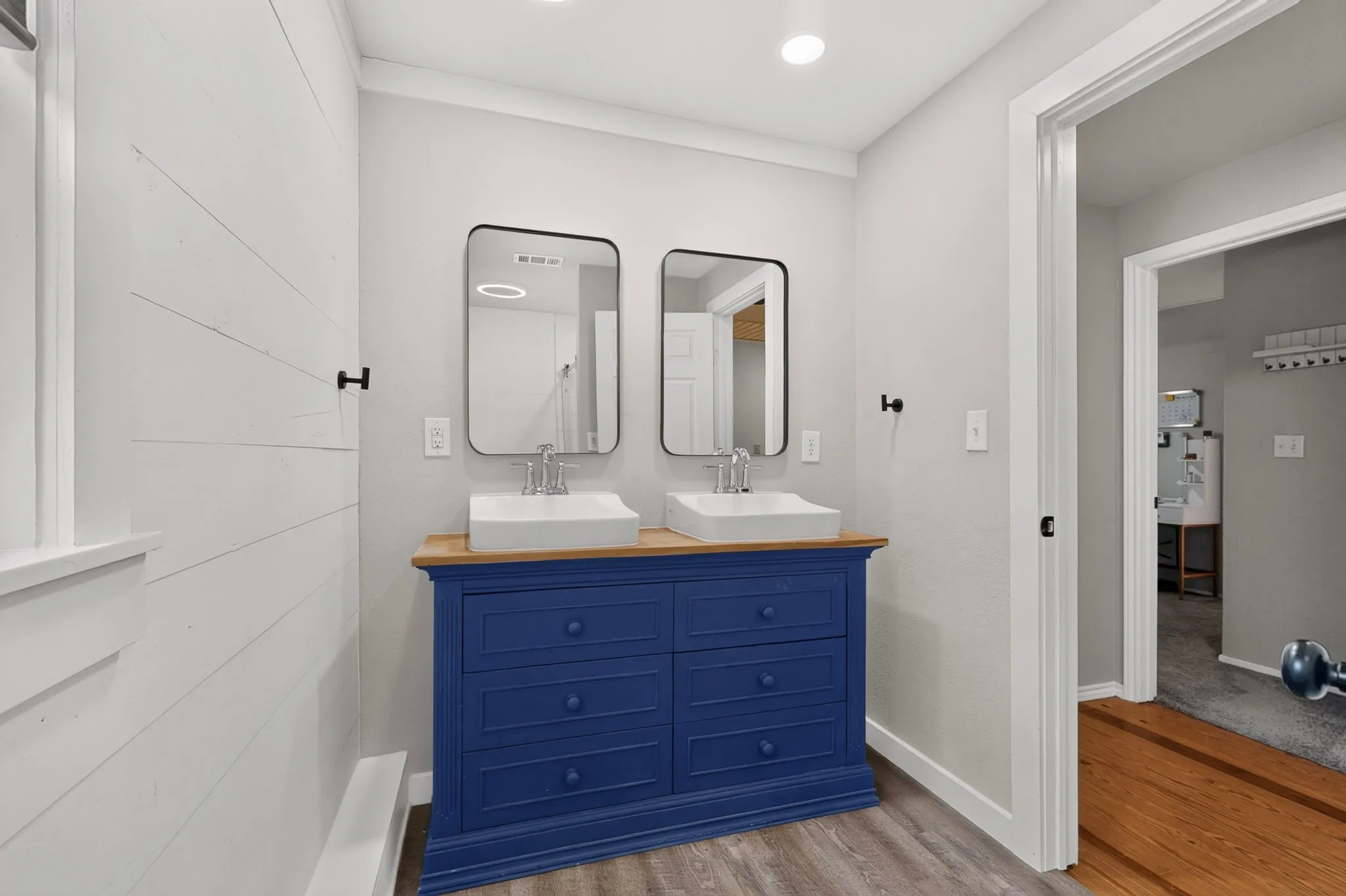 Dual sinks
