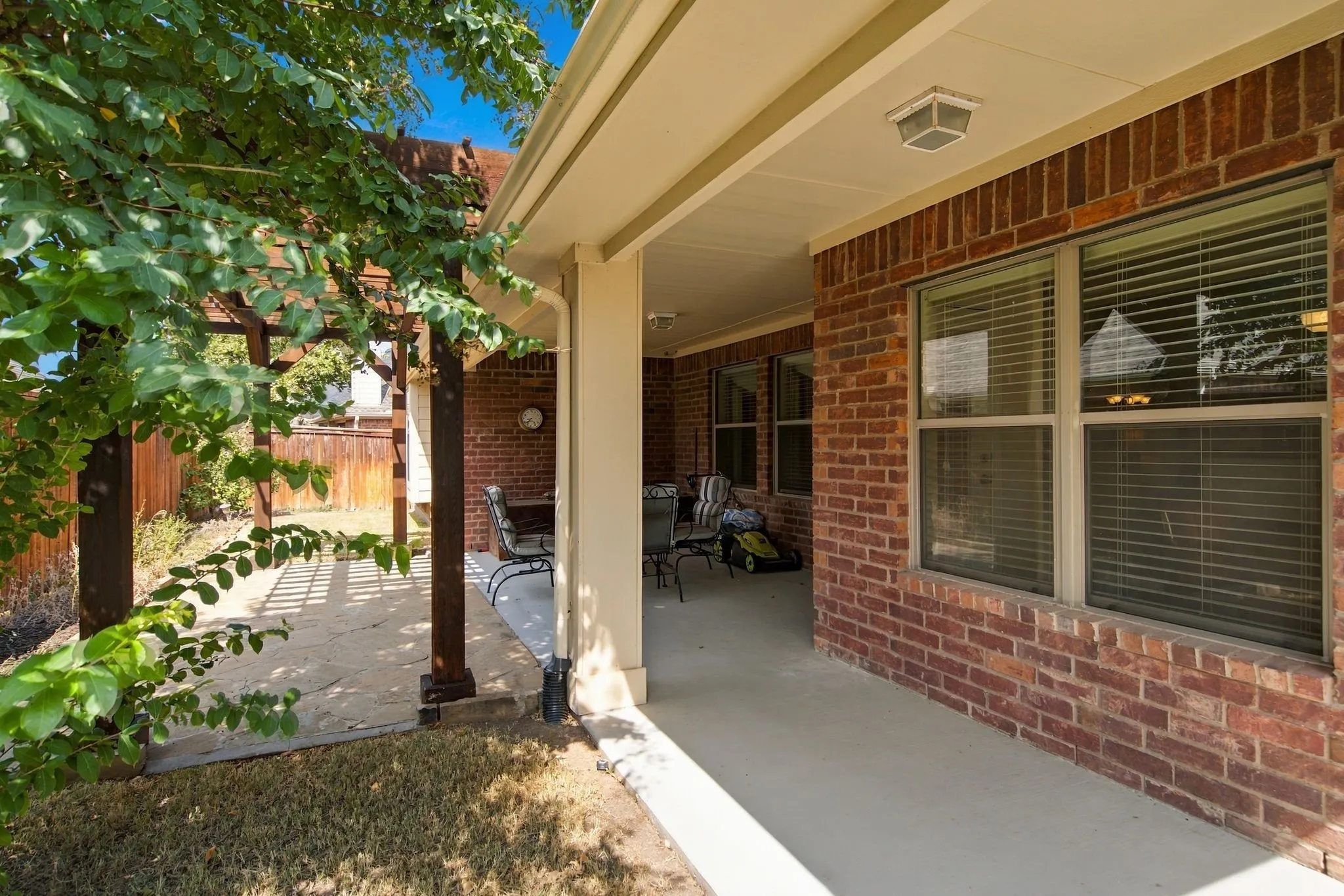 Single Family Residence For Sale in Denton County , 850 Carolina Way, Lantana, Texas 76226, 4 Bedroom, 2 Bathroom, 2 Garage spaces, 2,347 Sqft, built in 2006, mls#21401783, Real Estate Agent in Lantana, Homes For Sale in Denton county, Homes For Sale in Lantana, Realtor in Lantana Texas, Real Estate Brokerage Independent Realty Texas, Luminita Cordes Realtor
