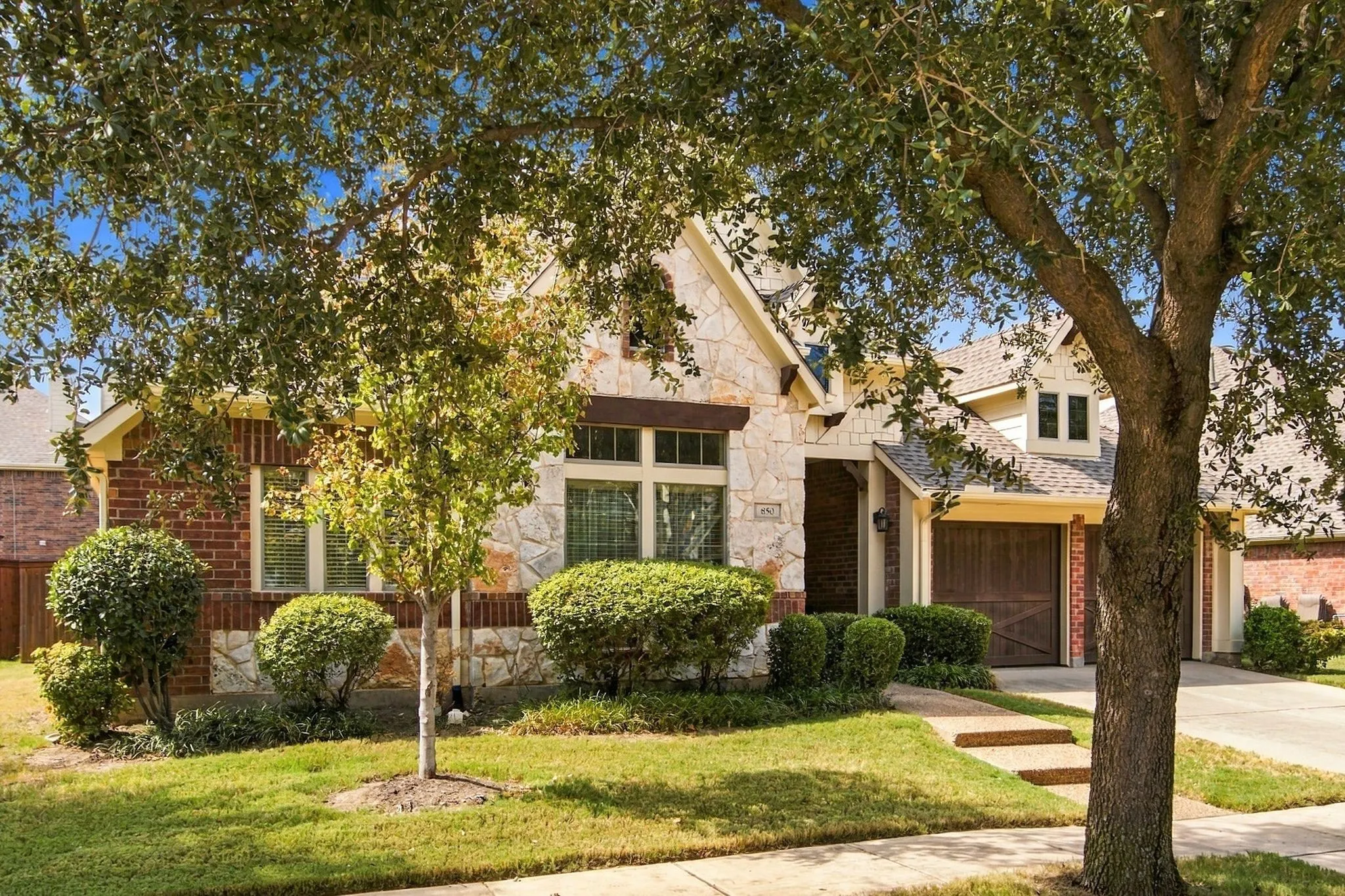 Single Family Residence For Sale in Denton County , 850 Carolina Way, Lantana, Texas 76226, 4 Bedroom, 2 Bathroom, 2 Garage spaces, 2,347 Sqft, built in 2006, mls#21401783, Real Estate Agent in Lantana, Homes For Sale in Denton county, Homes For Sale in Lantana, Realtor in Lantana Texas, Real Estate Brokerage Independent Realty Texas, Luminita Cordes Realtor