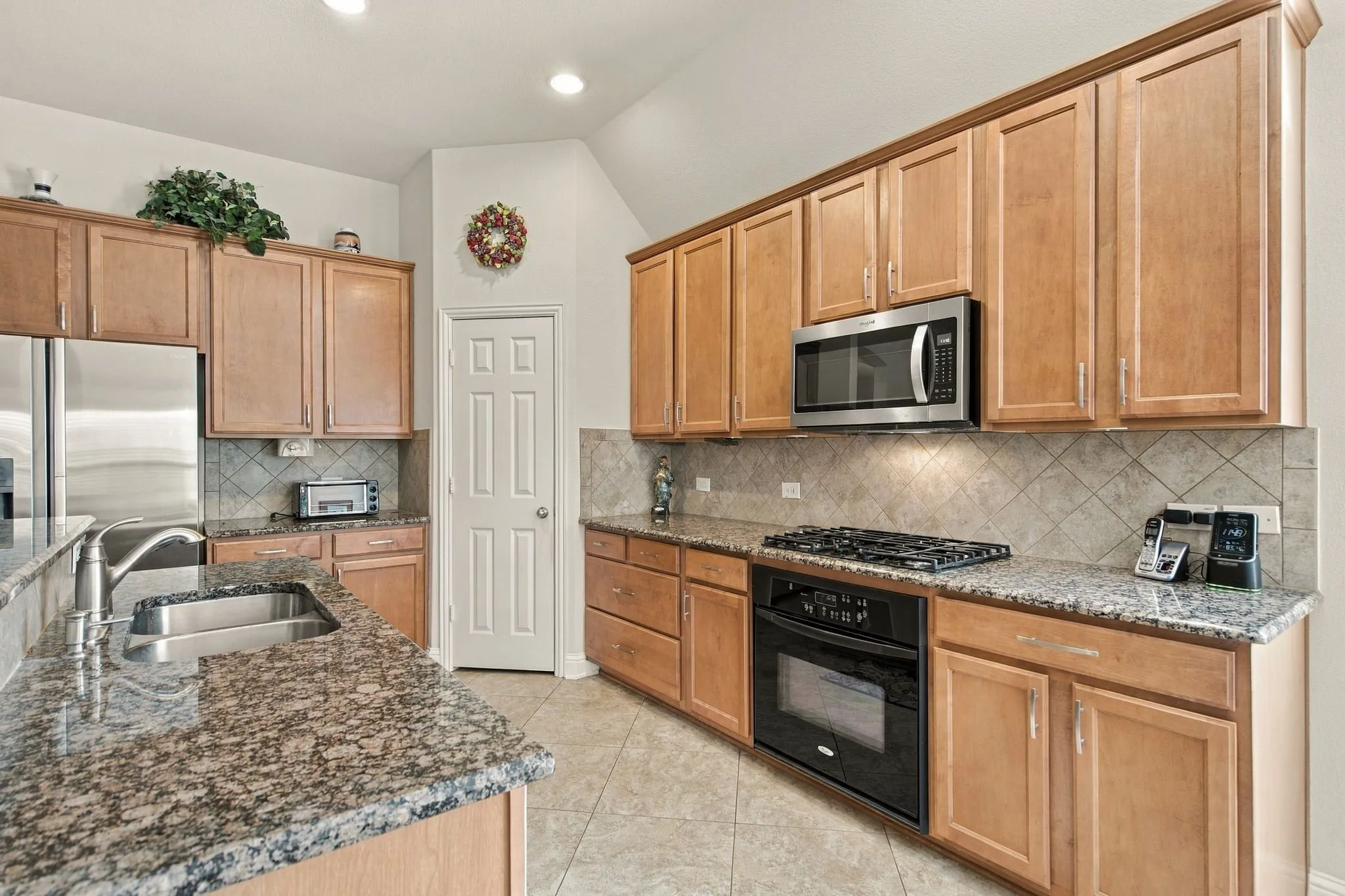 Single Family Residence For Sale in Denton County , 850 Carolina Way, Lantana, Texas 76226, 4 Bedroom, 2 Bathroom, 2 Garage spaces, 2,347 Sqft, built in 2006, mls#21401783, Real Estate Agent in Lantana, Homes For Sale in Denton county, Homes For Sale in Lantana, Realtor in Lantana Texas, Real Estate Brokerage Independent Realty Texas, Luminita Cordes Realtor