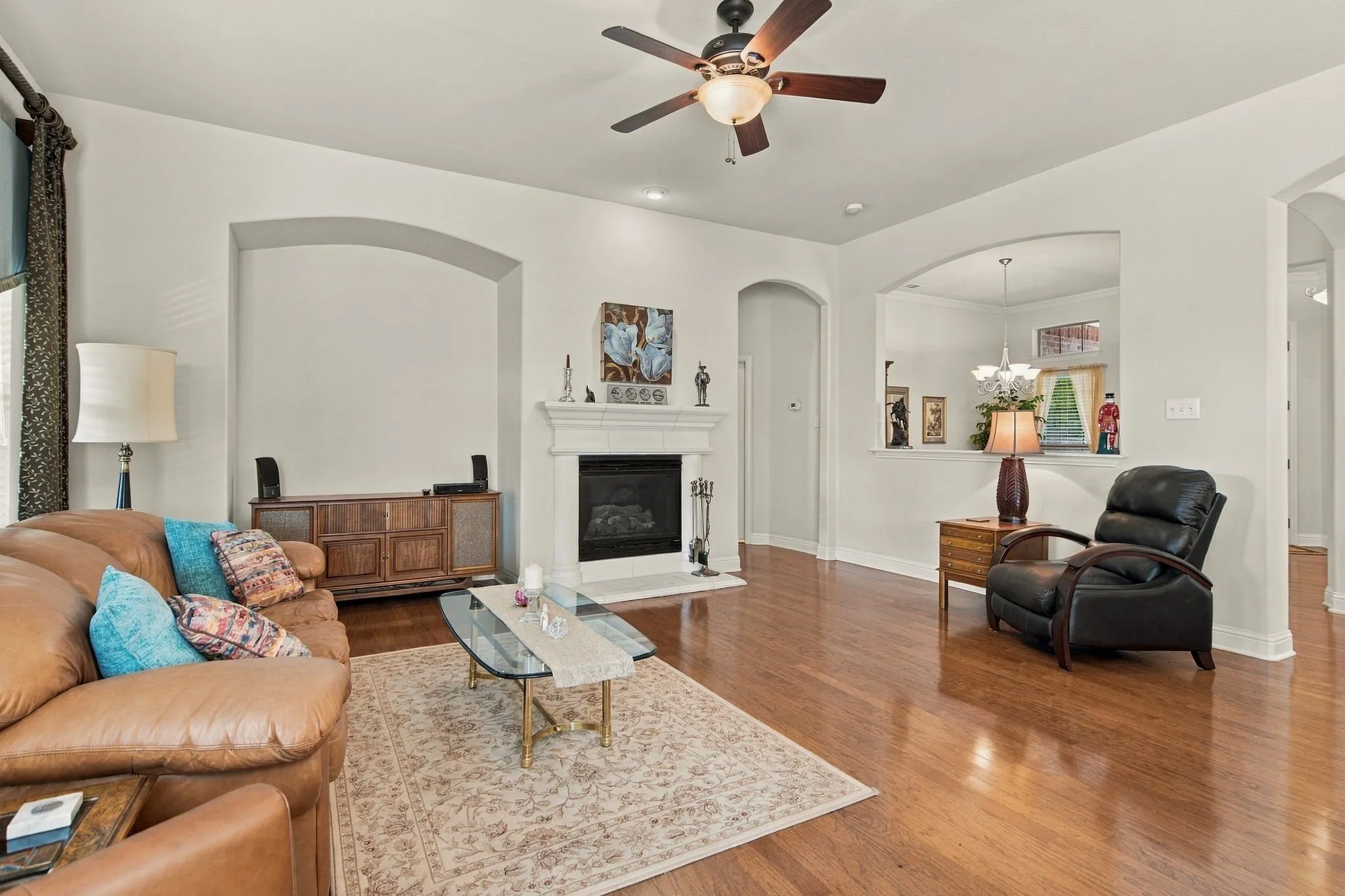 Single Family Residence For Sale in Denton County , 850 Carolina Way, Lantana, Texas 76226, 4 Bedroom, 2 Bathroom, 2 Garage spaces, 2,347 Sqft, built in 2006, mls#21401783, Real Estate Agent in Lantana, Homes For Sale in Denton county, Homes For Sale in Lantana, Realtor in Lantana Texas, Real Estate Brokerage Independent Realty Texas, Luminita Cordes Realtor