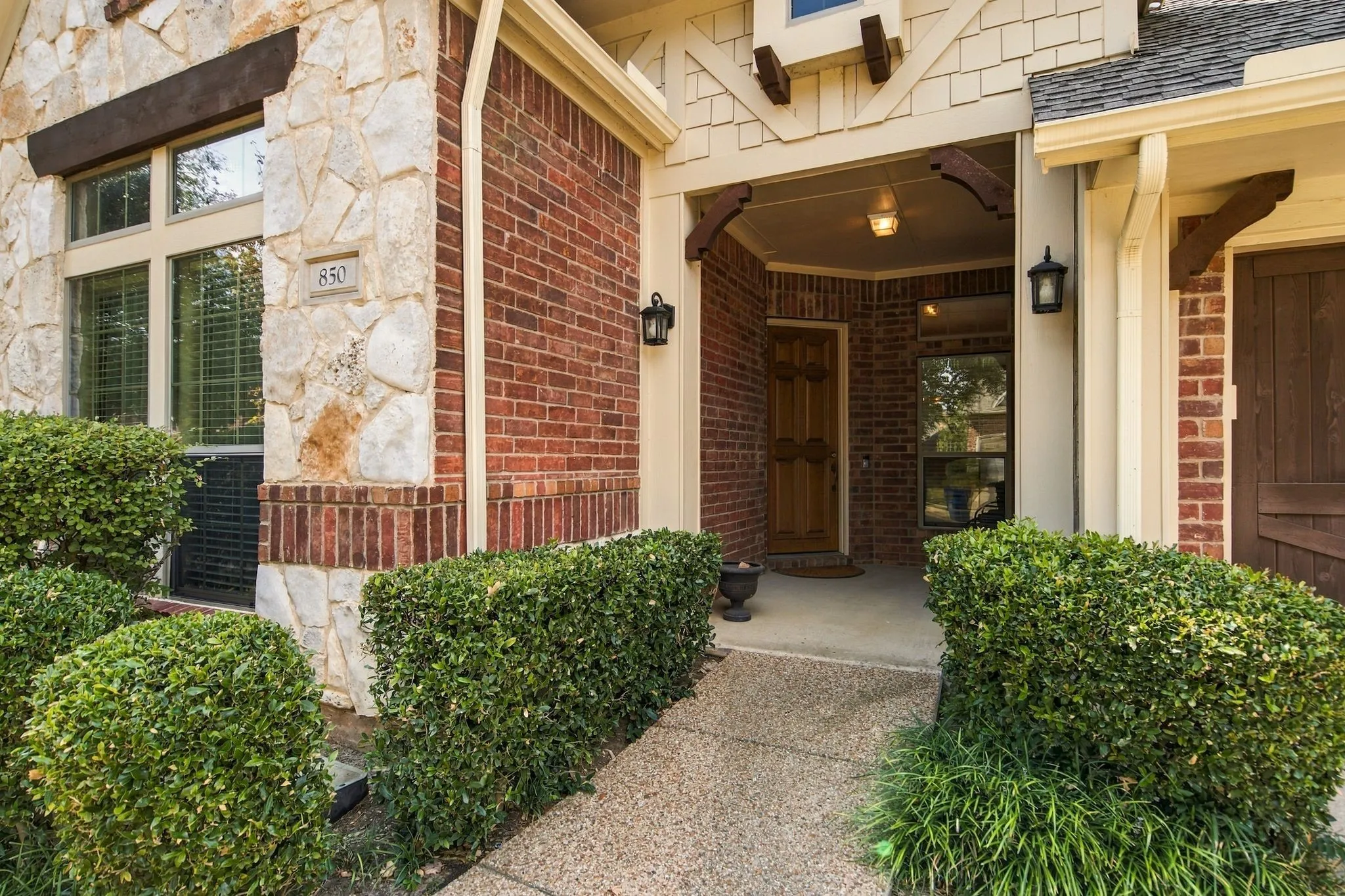 Single Family Residence For Sale in Denton County , 850 Carolina Way, Lantana, Texas 76226, 4 Bedroom, 2 Bathroom, 2 Garage spaces, 2,347 Sqft, built in 2006, mls#21401783, Real Estate Agent in Lantana, Homes For Sale in Denton county, Homes For Sale in Lantana, Realtor in Lantana Texas, Real Estate Brokerage Independent Realty Texas, Luminita Cordes Realtor