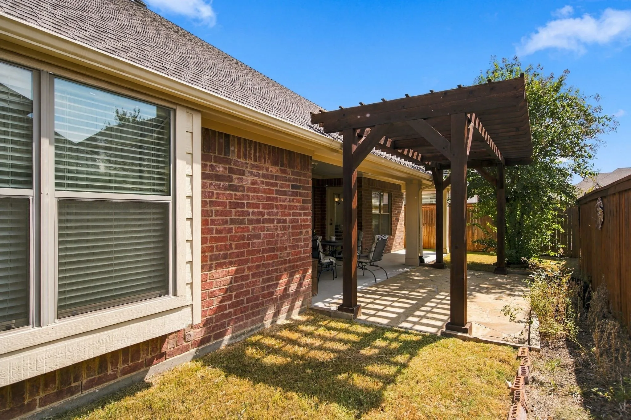 Single Family Residence For Sale in Denton County , 850 Carolina Way, Lantana, Texas 76226, 4 Bedroom, 2 Bathroom, 2 Garage spaces, 2,347 Sqft, built in 2006, mls#21401783, Real Estate Agent in Lantana, Homes For Sale in Denton county, Homes For Sale in Lantana, Realtor in Lantana Texas, Real Estate Brokerage Independent Realty Texas, Luminita Cordes Realtor