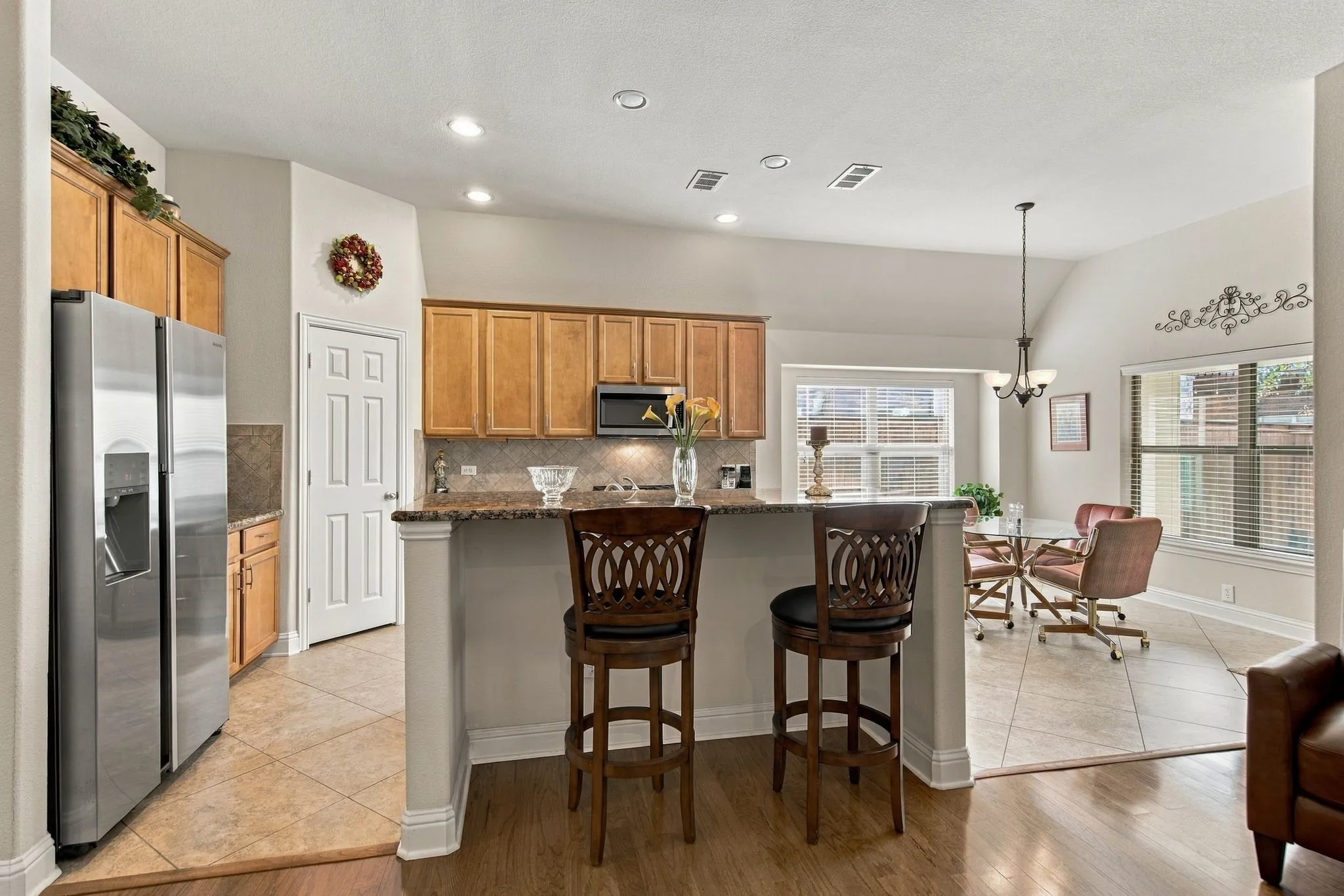 Single Family Residence For Sale in Denton County , 850 Carolina Way, Lantana, Texas 76226, 4 Bedroom, 2 Bathroom, 2 Garage spaces, 2,347 Sqft, built in 2006, mls#21401783, Real Estate Agent in Lantana, Homes For Sale in Denton county, Homes For Sale in Lantana, Realtor in Lantana Texas, Real Estate Brokerage Independent Realty Texas, Luminita Cordes Realtor