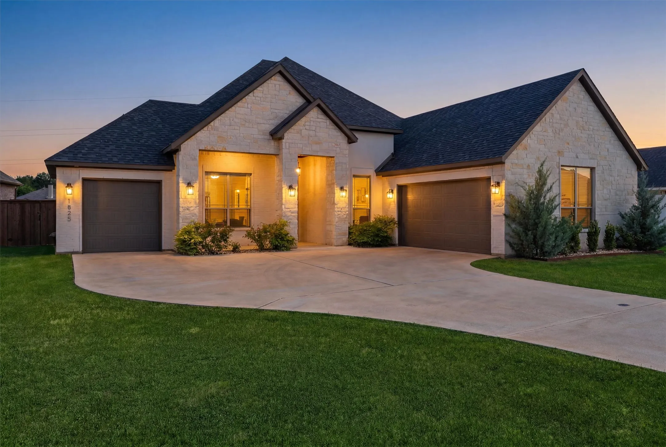 Single Family Residence For Sale in Johnson County , 1525 Blue Lake Drive, Burleson, Texas 76058, 3 Bedroom, 3 Bathroom, 3 Garage spaces, 2,641 Sqft, built in 2023, mls#21401787, Real Estate Agent in Burleson, Homes For Sale in Johnson county, Homes For Sale in Burleson, Realtor in Burleson Texas, Real Estate Brokerage Independent Realty Texas, Luminita Cordes Realtor