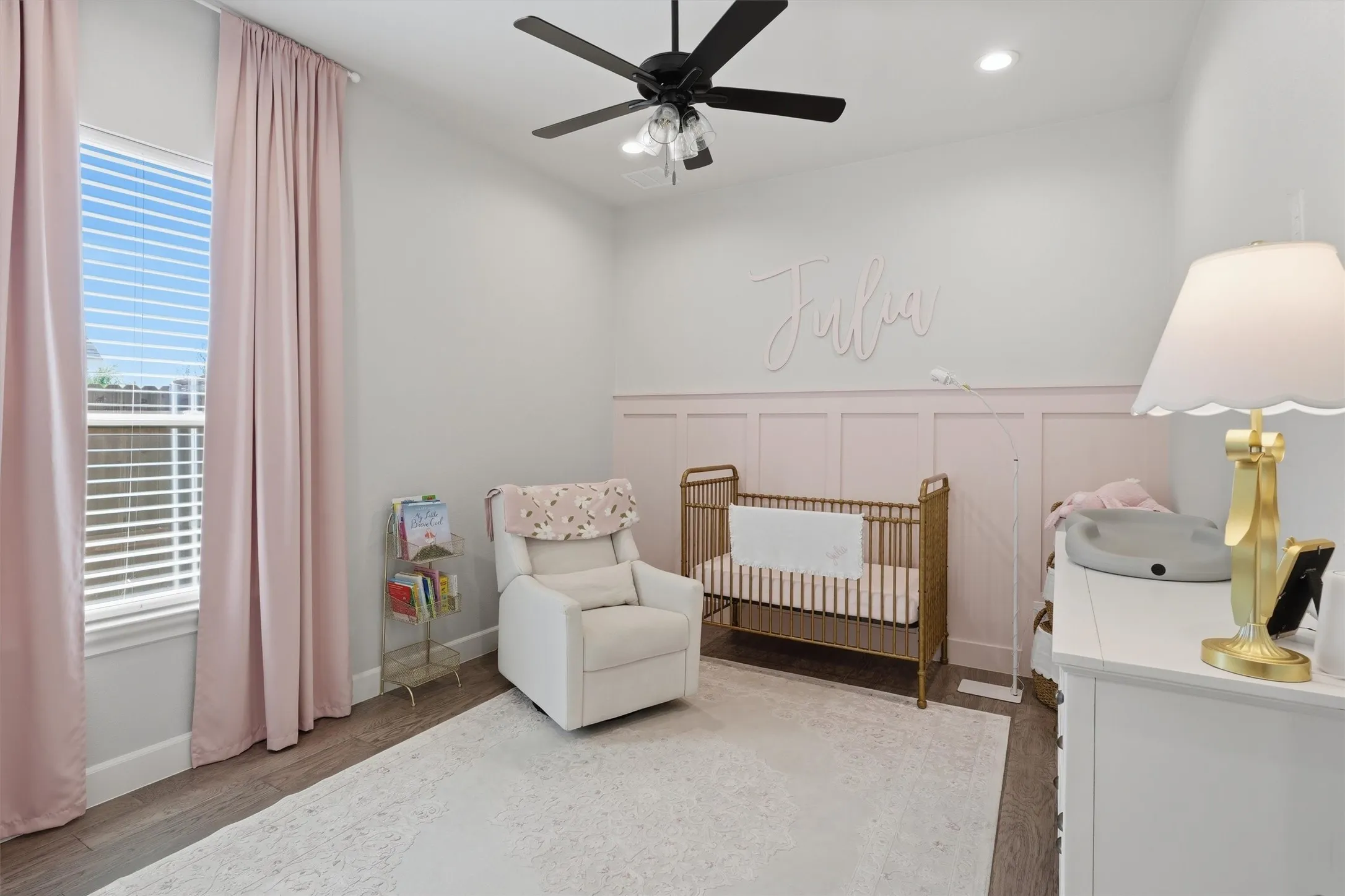 Single Family Residence For Sale in Johnson County , 1525 Blue Lake Drive, Burleson, Texas 76058, 3 Bedroom, 3 Bathroom, 3 Garage spaces, 2,641 Sqft, built in 2023, mls#21401787, Real Estate Agent in Burleson, Homes For Sale in Johnson county, Homes For Sale in Burleson, Realtor in Burleson Texas, Real Estate Brokerage Independent Realty Texas, Luminita Cordes Realtor