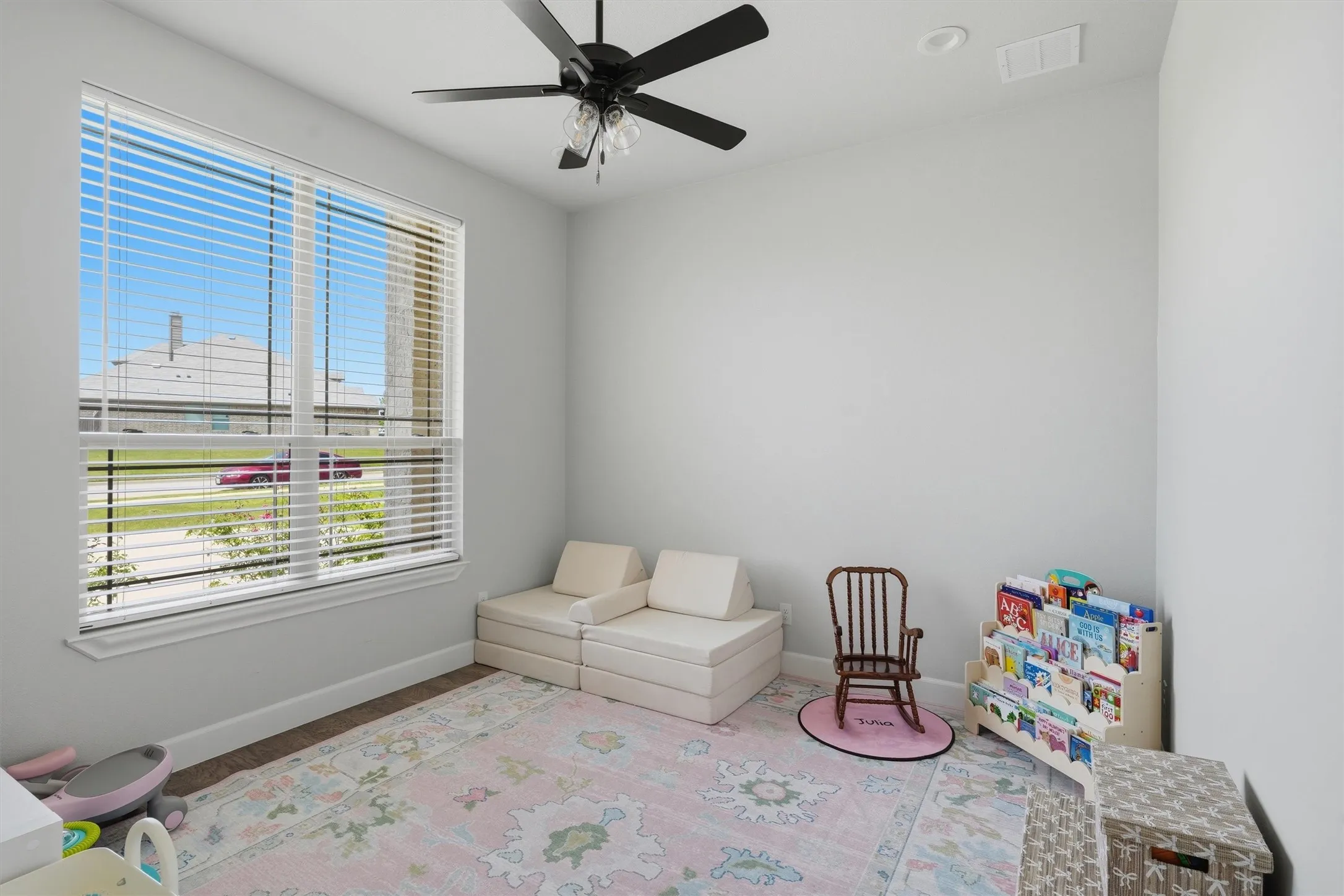 Single Family Residence For Sale in Johnson County , 1525 Blue Lake Drive, Burleson, Texas 76058, 3 Bedroom, 3 Bathroom, 3 Garage spaces, 2,641 Sqft, built in 2023, mls#21401787, Real Estate Agent in Burleson, Homes For Sale in Johnson county, Homes For Sale in Burleson, Realtor in Burleson Texas, Real Estate Brokerage Independent Realty Texas, Luminita Cordes Realtor