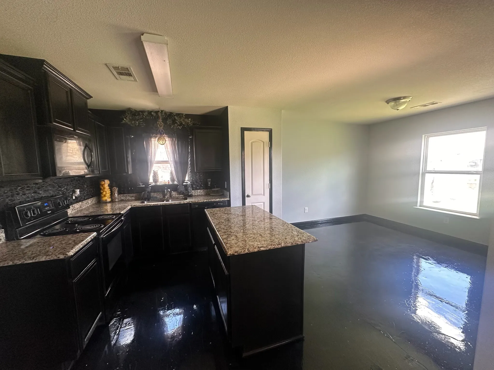 Single Family Residence For Rent in Collin County , 2109 Old Harbor Way, Princeton, Texas 75407, 4 Bedroom, 2 Bathroom, 2 Garage spaces, 1,658 Sqft, built in 2018, mls#21400665, Real Estate Agent in Princeton, Homes For Rent in Collin county, Homes For Rent in Princeton, Realtor in Princeton Texas, Real Estate Brokerage Independent Realty Texas, Luminita Cordes Realtor