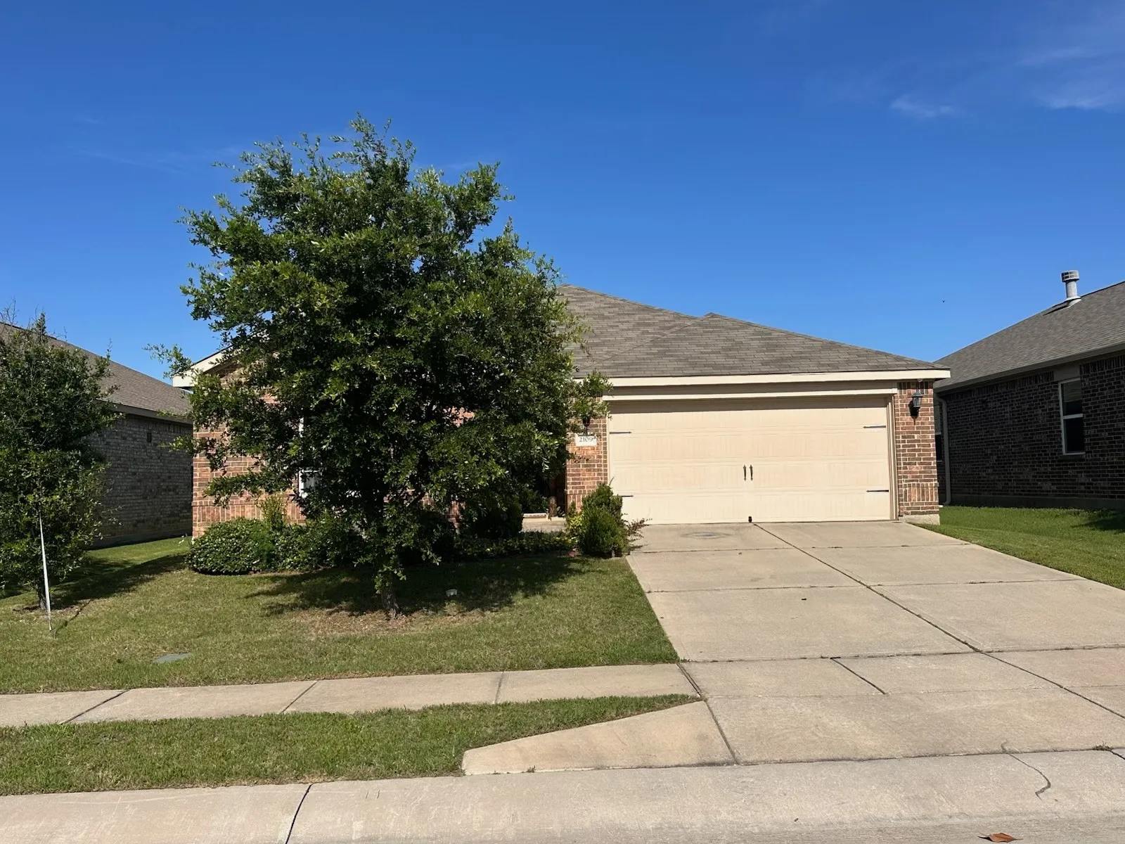 Single Family Residence For Rent in Collin County , 2109 Old Harbor Way, Princeton, Texas 75407, 4 Bedroom, 2 Bathroom, 2 Garage spaces, 1,658 Sqft, built in 2018, mls#21400665, Real Estate Agent in Princeton, Homes For Rent in Collin county, Homes For Rent in Princeton, Realtor in Princeton Texas, Real Estate Brokerage Independent Realty Texas, Luminita Cordes Realtor