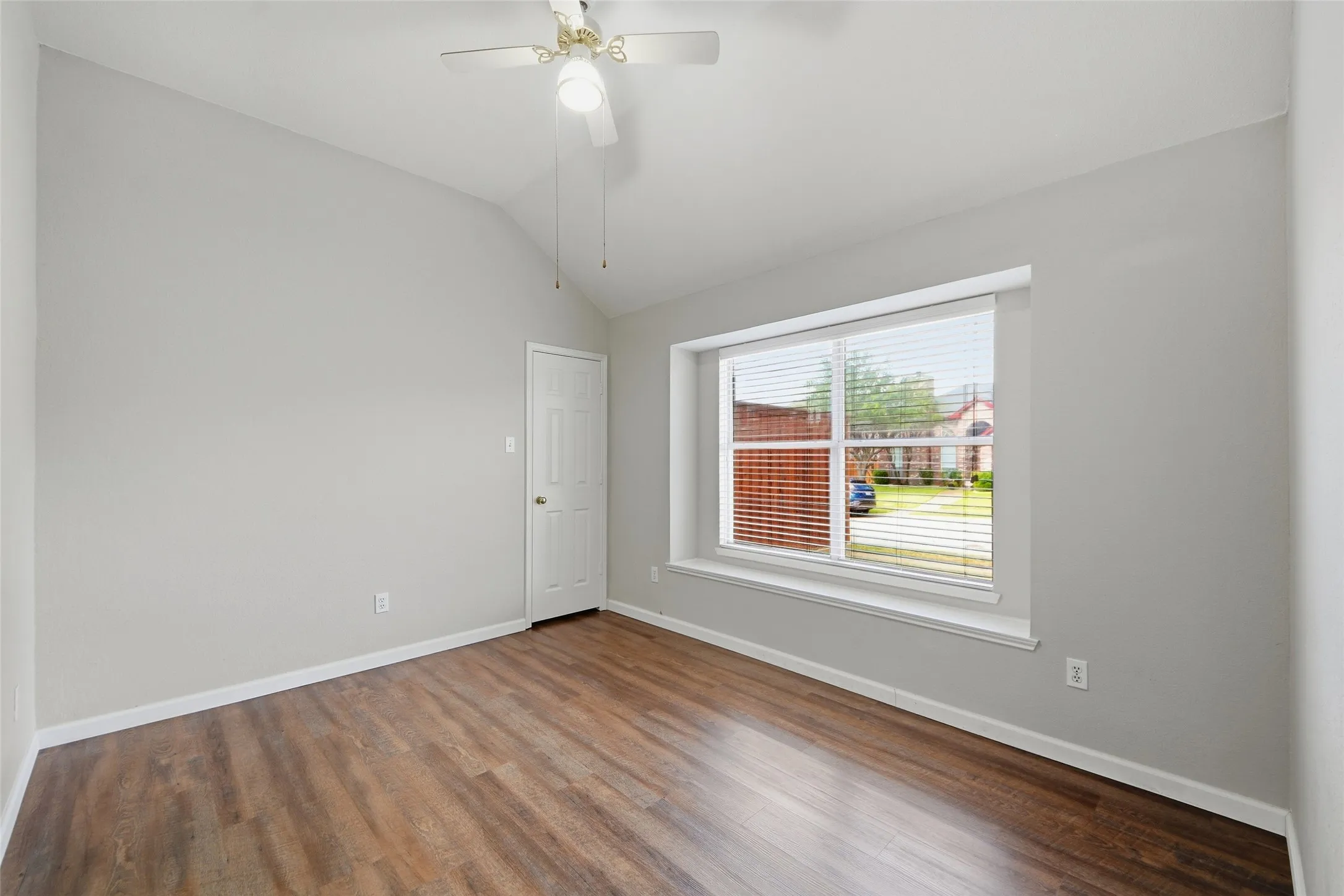 Single Family Residence For Sale in Dallas County , 7117 Charleston Drive, Rowlett, Texas 75089, 3 Bedroom, 2 Bathroom, 2 Garage spaces, 1,377 Sqft, built in 1994, mls#21384997, Real Estate Agent in Rowlett, Homes For Sale in Dallas county, Homes For Sale in Rowlett, Realtor in Rowlett Texas, Real Estate Brokerage Independent Realty Texas, Luminita Cordes Realtor