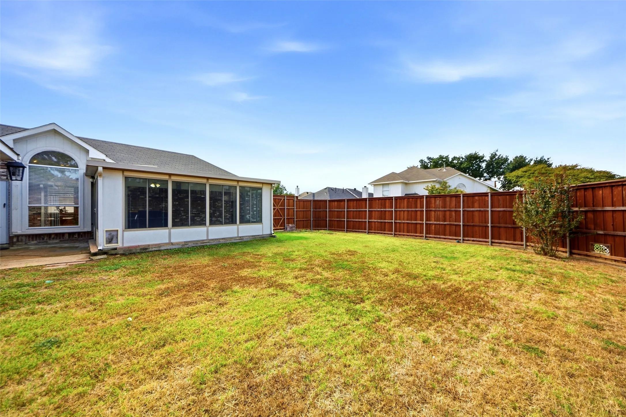 Single Family Residence For Sale in Dallas County , 7117 Charleston Drive, Rowlett, Texas 75089, 3 Bedroom, 2 Bathroom, 2 Garage spaces, 1,377 Sqft, built in 1994, mls#21384997, Real Estate Agent in Rowlett, Homes For Sale in Dallas county, Homes For Sale in Rowlett, Realtor in Rowlett Texas, Real Estate Brokerage Independent Realty Texas, Luminita Cordes Realtor